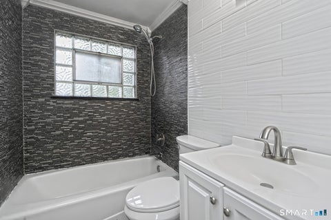 Tiny photo for 189 Sherman Avenue #18, New Haven, CT 06511 (MLS # 24200213)