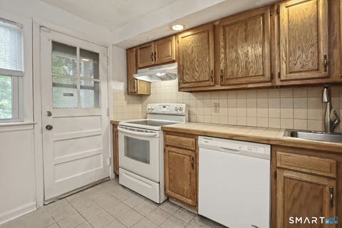 Tiny photo for 189 Sherman Avenue #18, New Haven, CT 06511 (MLS # 24200213)