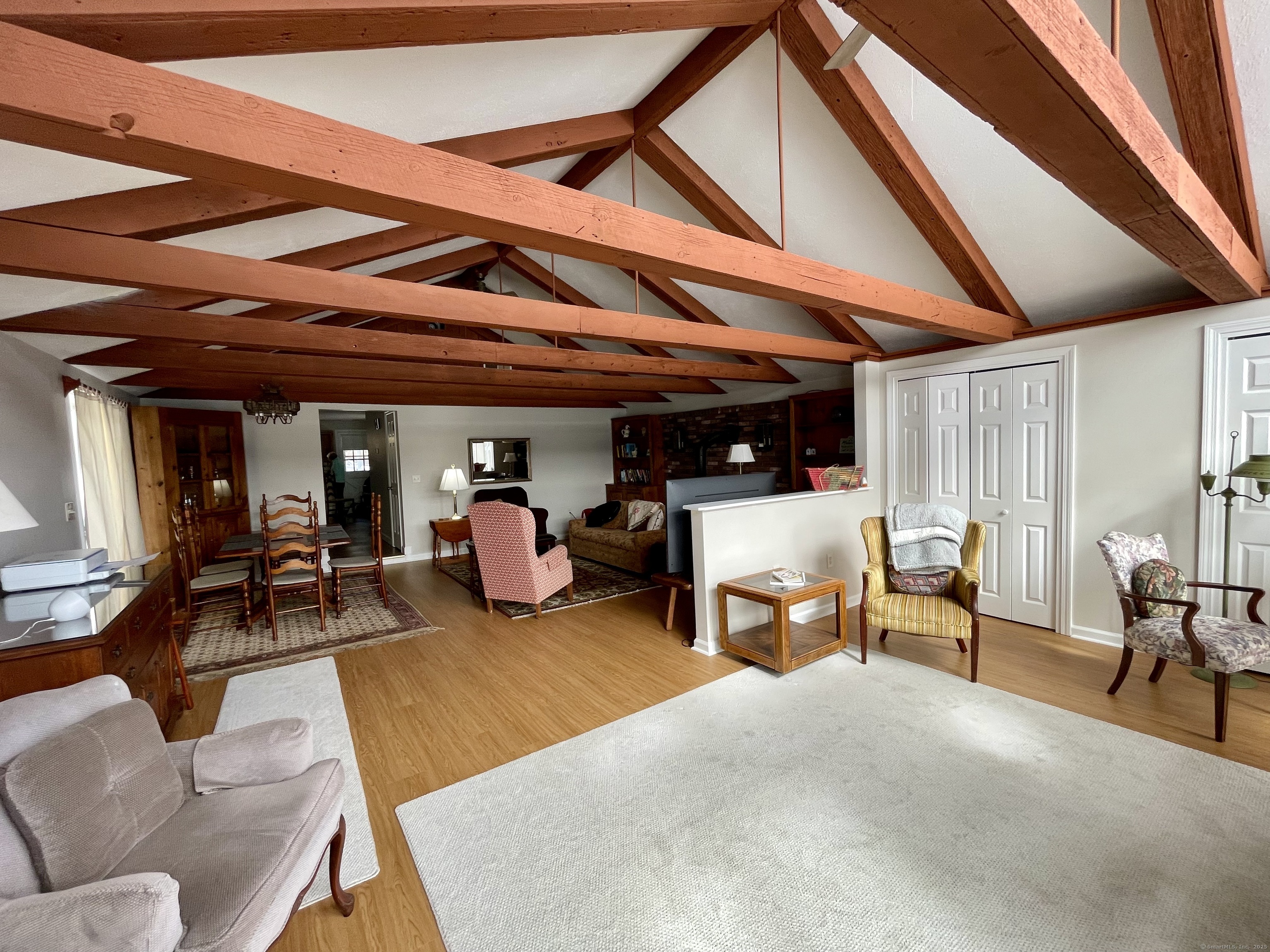 Pine Hollow Road, Killingly, Connecticut - 1 Bedrooms  
2 Bathrooms  
4 Rooms - 
