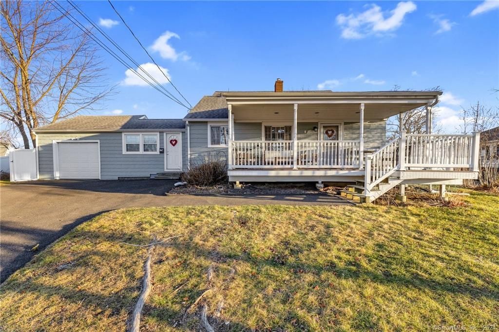 18 Catherine Court Milford CT 06460 MLS #170623835 Howard Hanna 18 Catherine Court Milford CT 06460 MLS #170623835 Howard Hanna