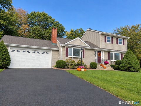 Homes For Sale - 94 Ascolese Road<br/> Trumbull, CT 06611