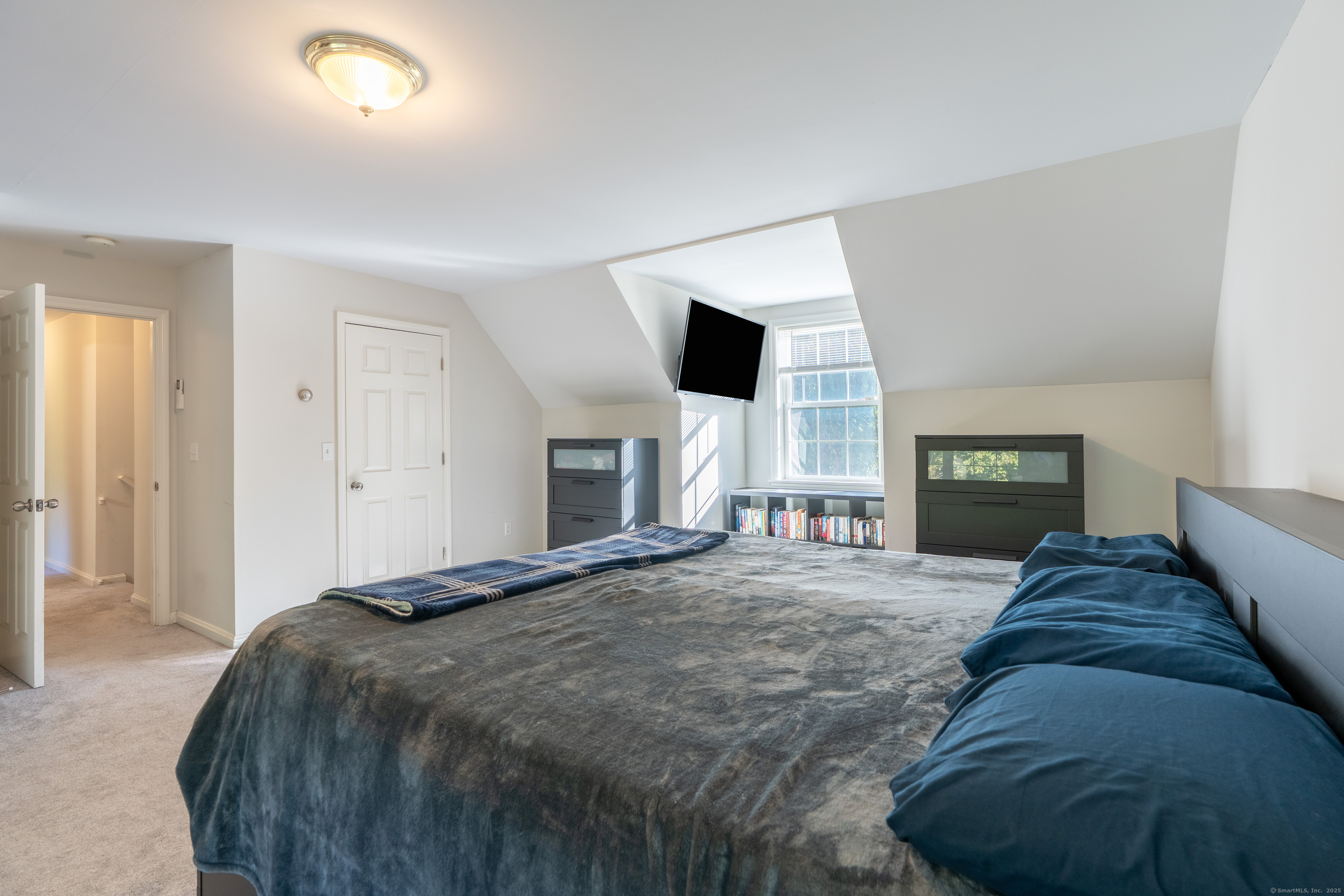 Montville, Connecticut 06370, United States, 3 Bedrooms Bedrooms, ,3 BathroomsBathrooms,Residential,Pending,226731