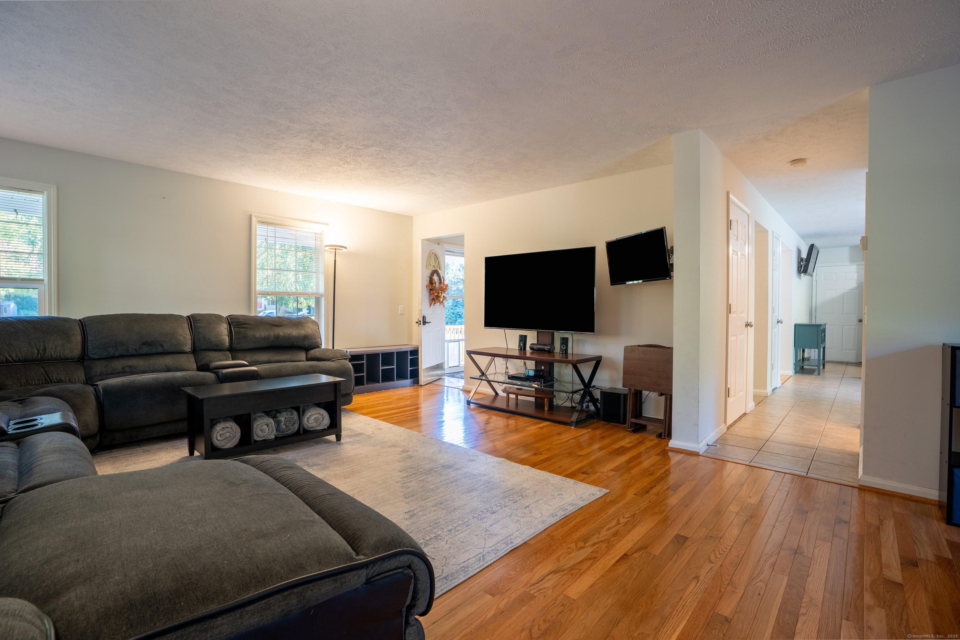 Montville, Connecticut 06370, United States, 3 Bedrooms Bedrooms, ,3 BathroomsBathrooms,Residential,Pending,226731