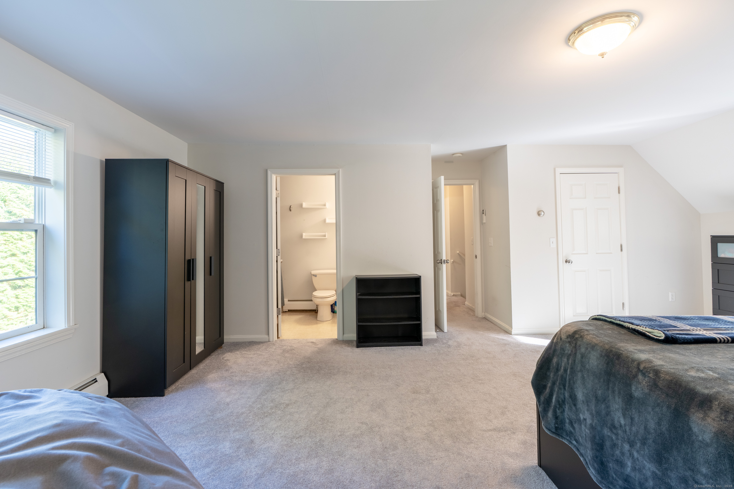 Montville, Connecticut 06370, United States, 3 Bedrooms Bedrooms, ,3 BathroomsBathrooms,Residential,Pending,226731