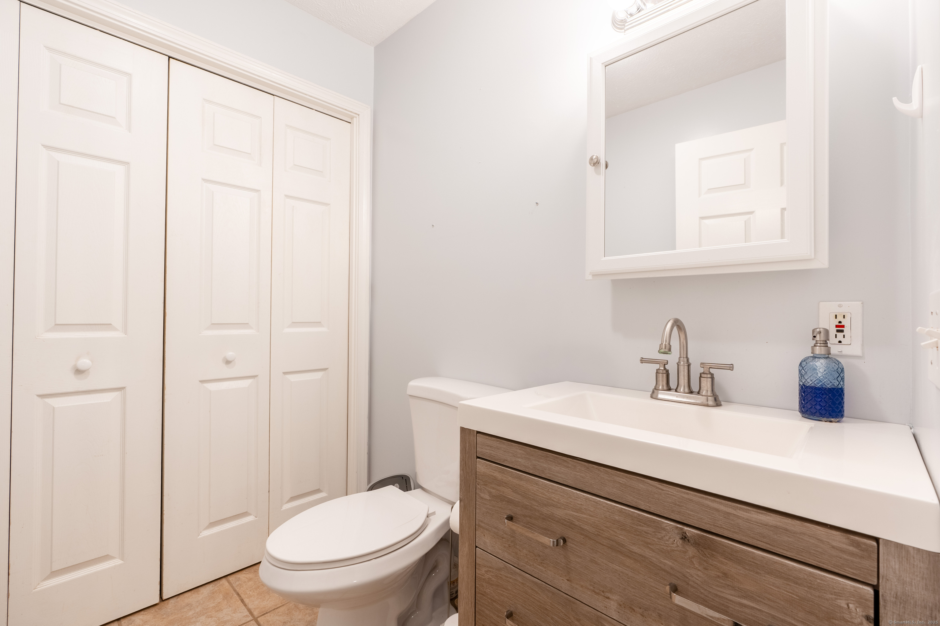 Montville, Connecticut 06370, United States, 3 Bedrooms Bedrooms, ,3 BathroomsBathrooms,Residential,Pending,226731