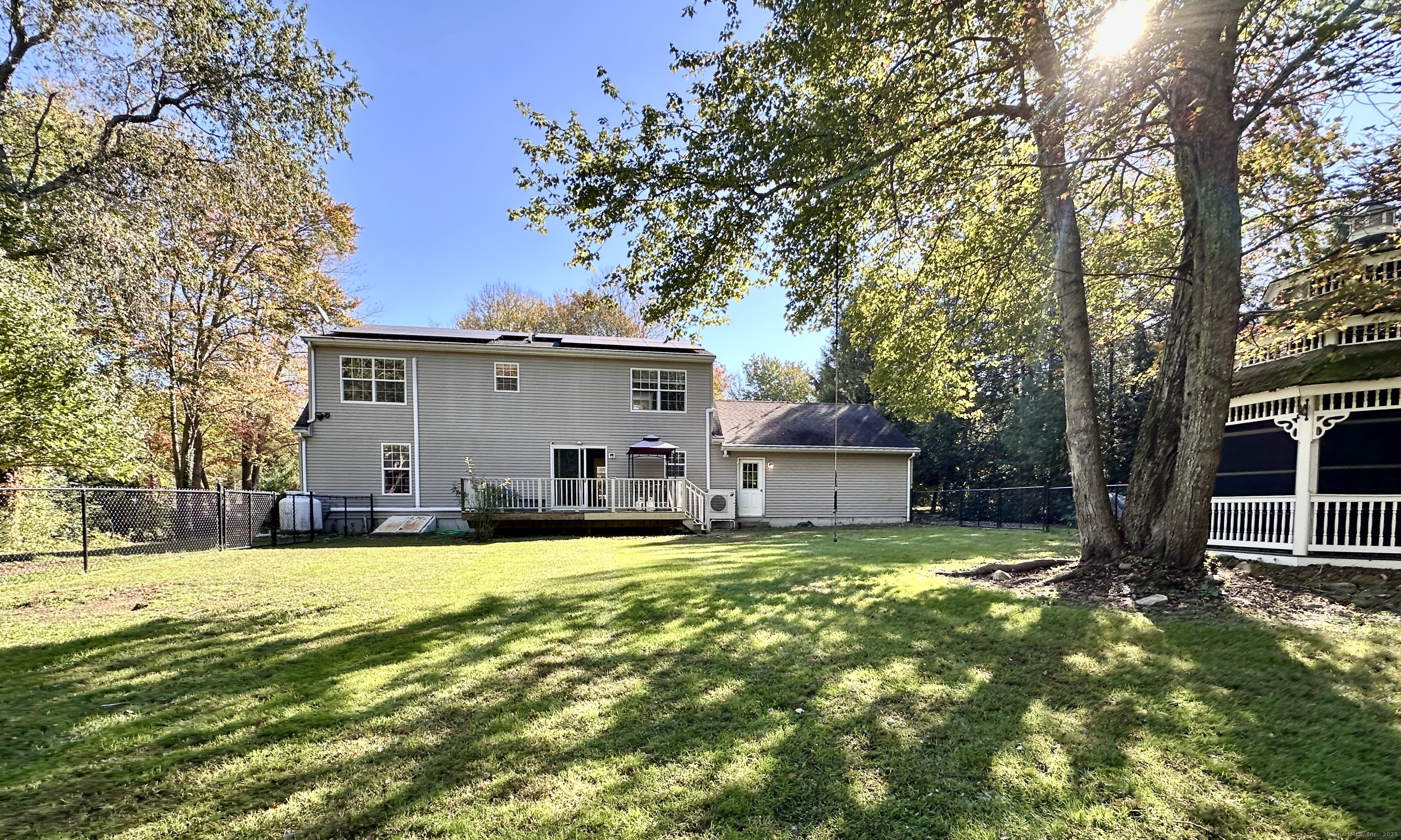 Montville, Connecticut 06370, United States, 3 Bedrooms Bedrooms, ,3 BathroomsBathrooms,Residential,Pending,226731