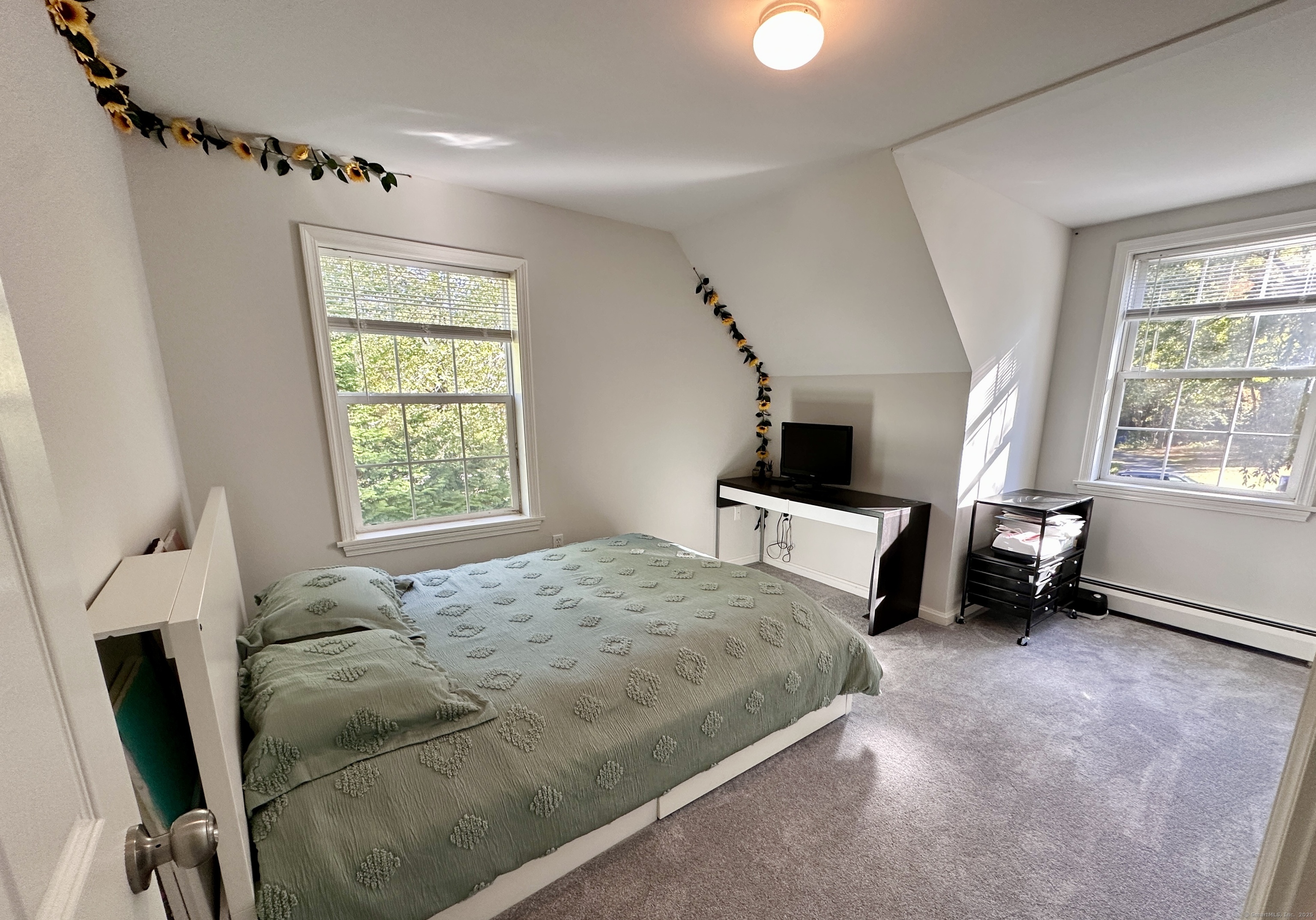 Montville, Connecticut 06370, United States, 3 Bedrooms Bedrooms, ,3 BathroomsBathrooms,Residential,Pending,226731