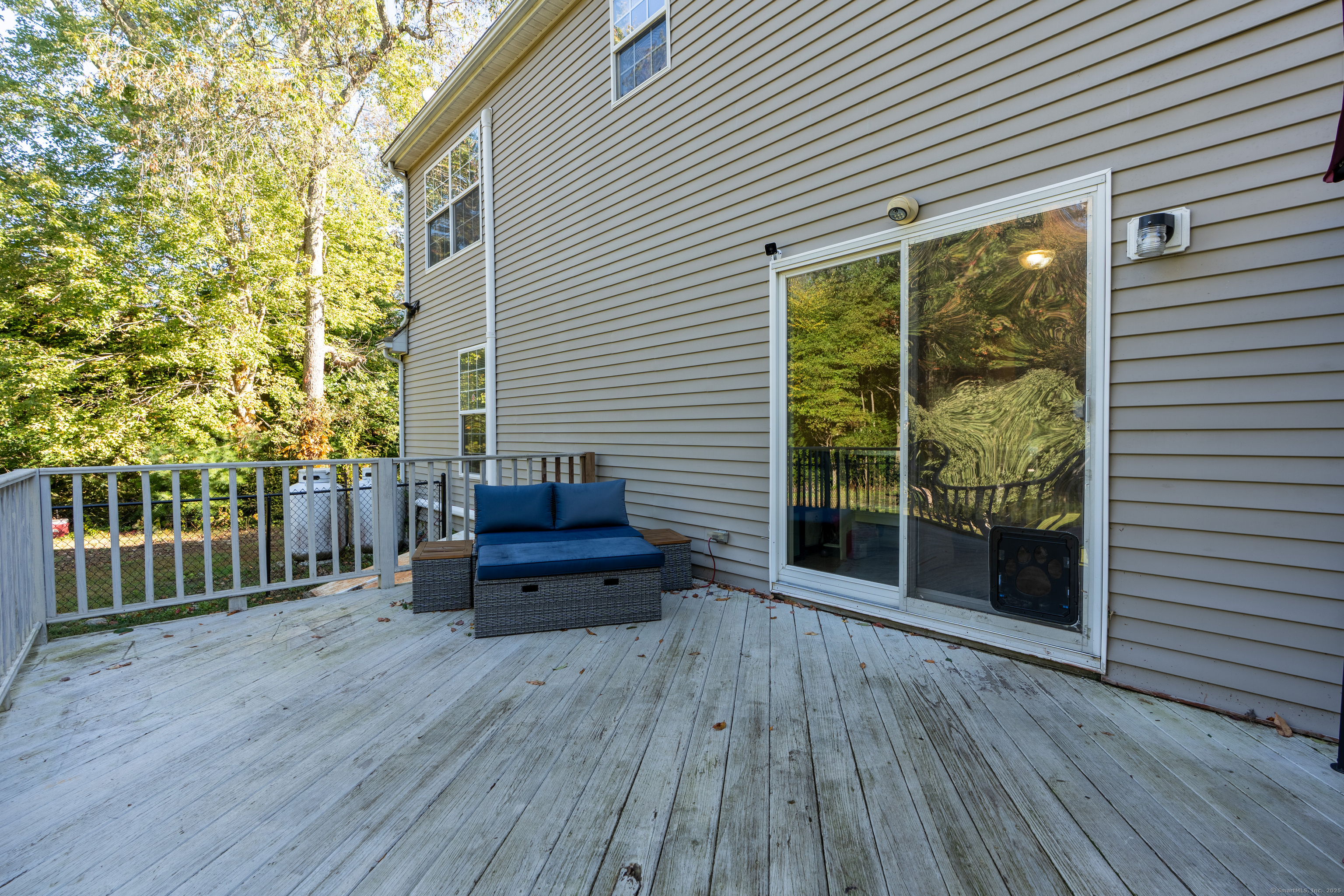 Montville, Connecticut 06370, United States, 3 Bedrooms Bedrooms, ,3 BathroomsBathrooms,Residential,Pending,226731