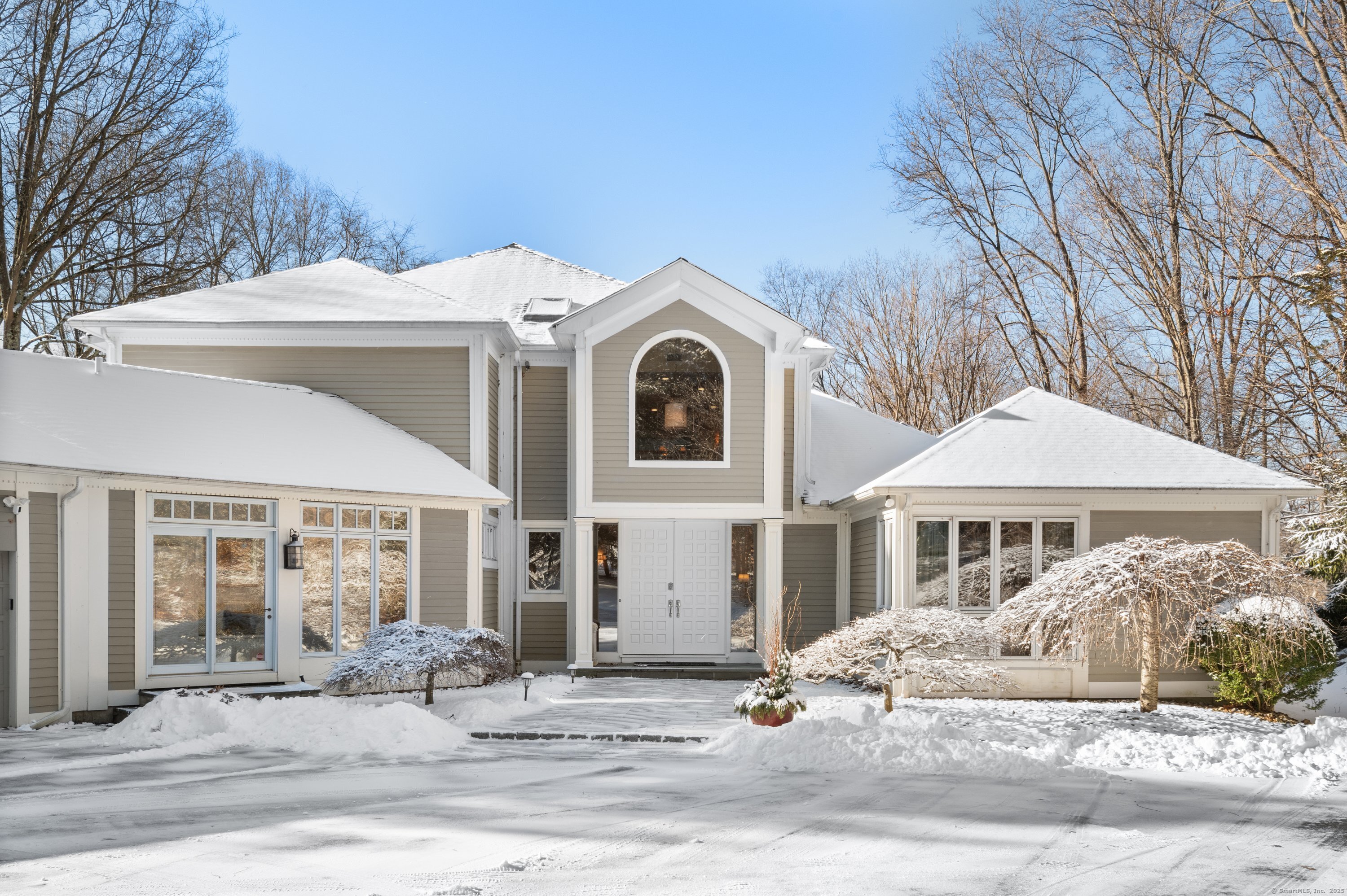 Property for Sale at Arrowhead Way, Weston, Connecticut - Bedrooms: 7 
Bathrooms: 8 
Rooms: 13  - $2,650,000