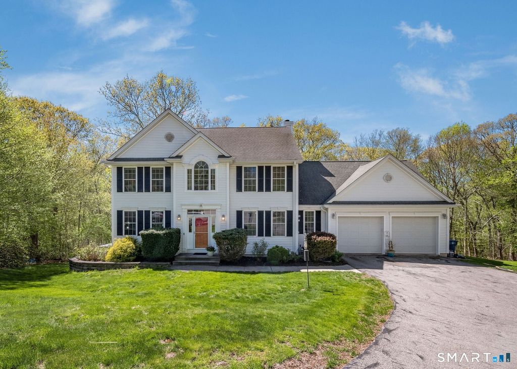 Photo of 11 White Oak Lane, Waterford, CT 06375 (MLS # 24171716)