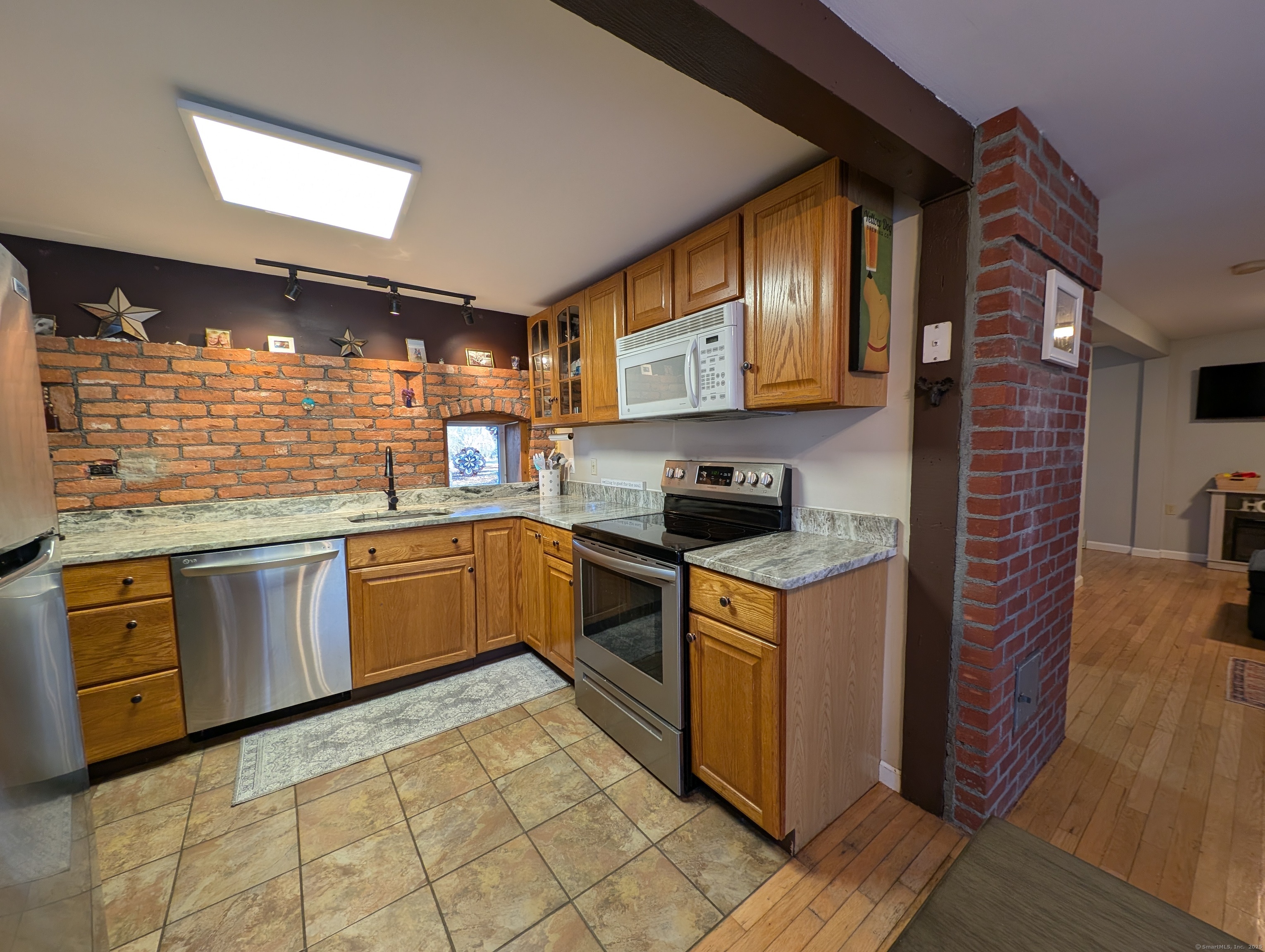 1 Sherry Drive, East Hampton, Connecticut image 6