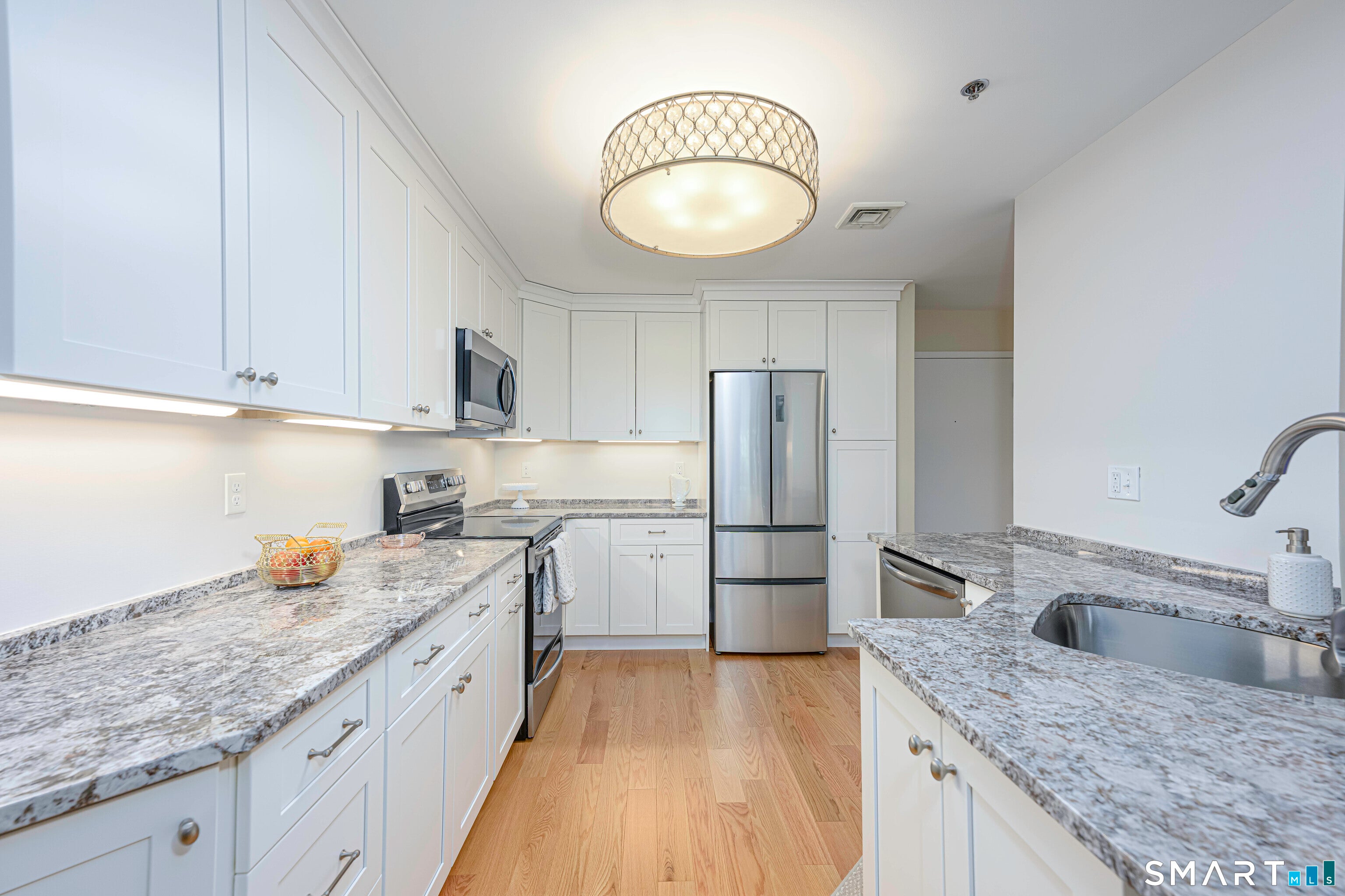 49 Rose Street 208
