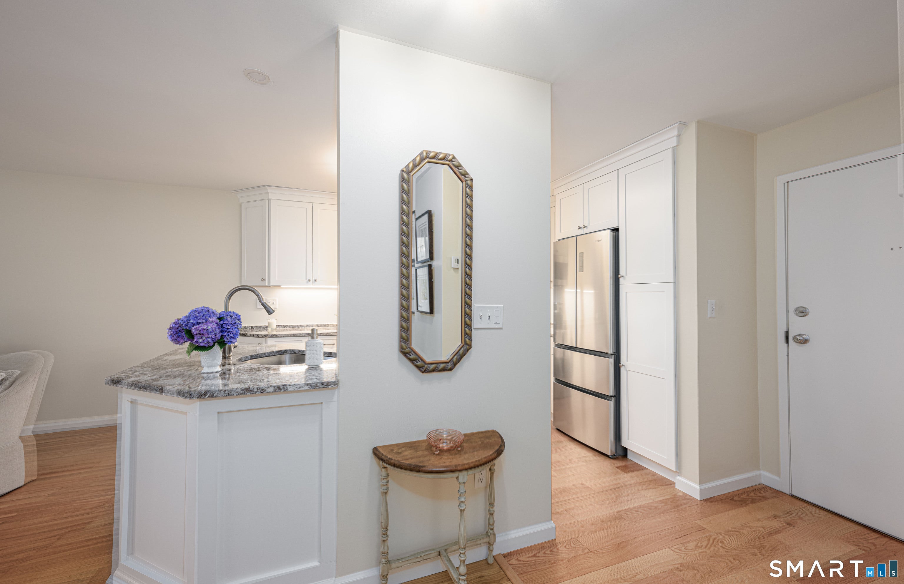 49 Rose Street 208