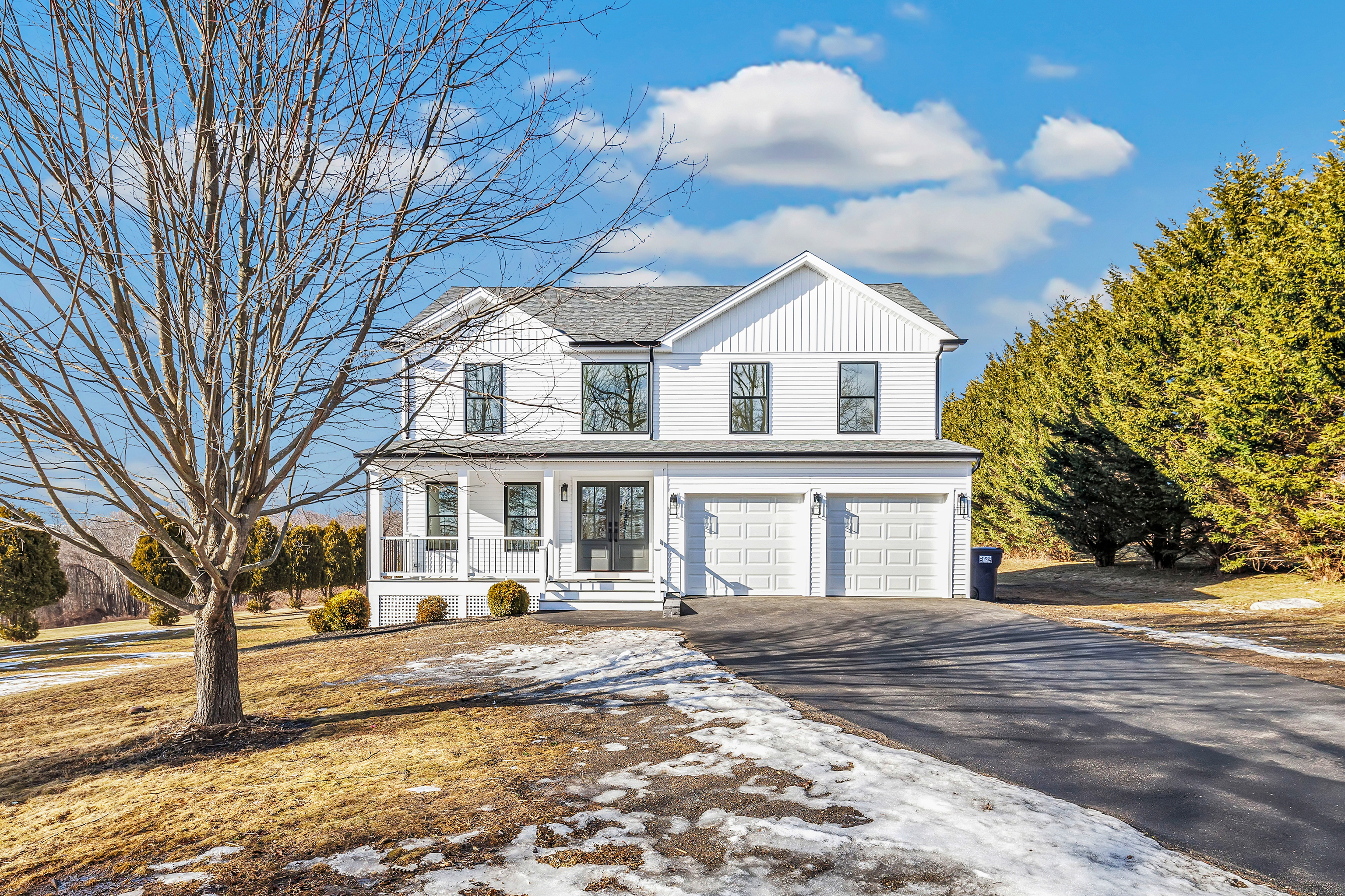 Laurel Lane, Seymour, Connecticut - 4 Bedrooms  
3 Bathrooms  
9 Rooms - 