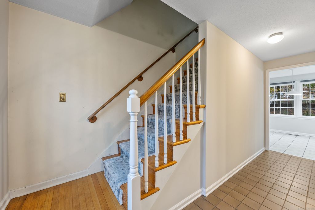 Photo of 28 Newbridge Circle, Cheshire, CT 06410 (MLS # 24136121)