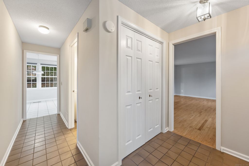 Photo of 28 Newbridge Circle, Cheshire, CT 06410 (MLS # 24136121)