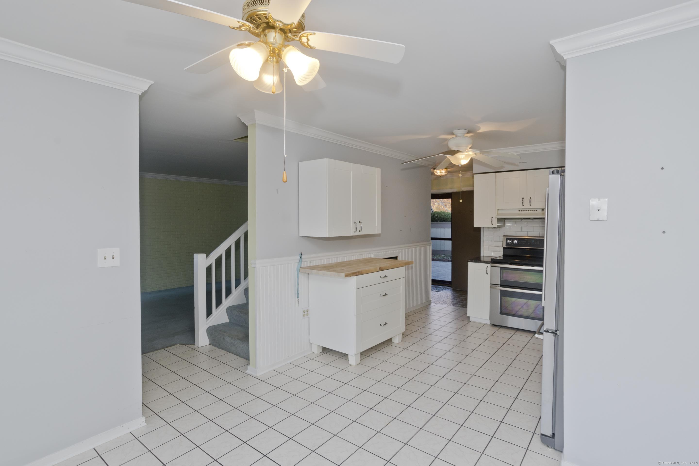 85 Viscount Drive 1A