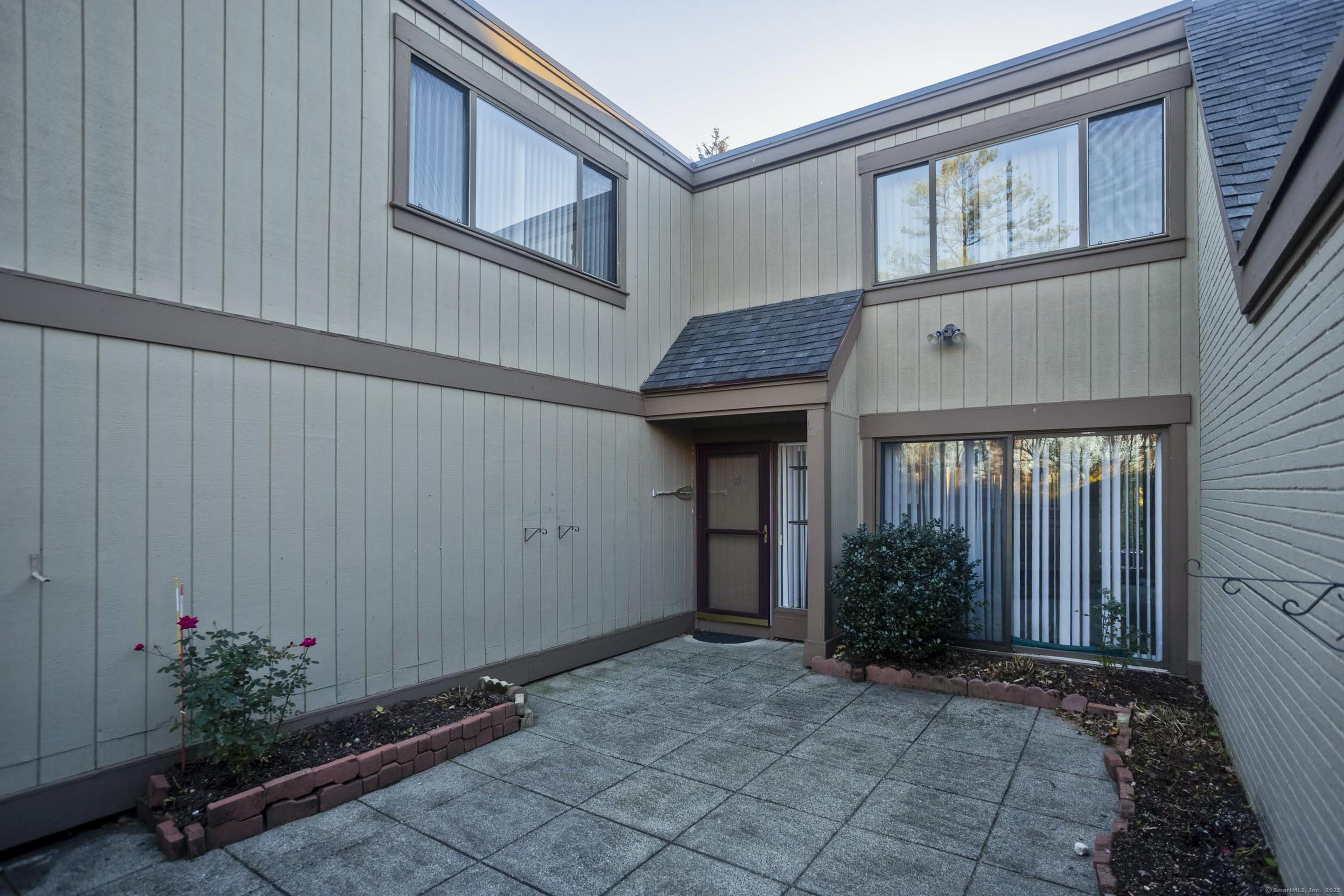 85 Viscount Drive 1A