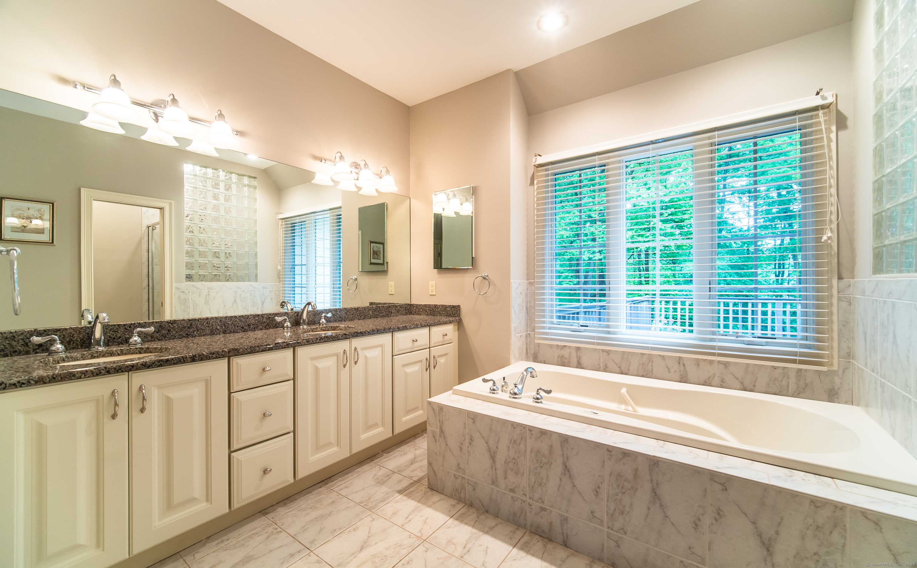 42 N Woods Road, Hamden, Connecticut image 20