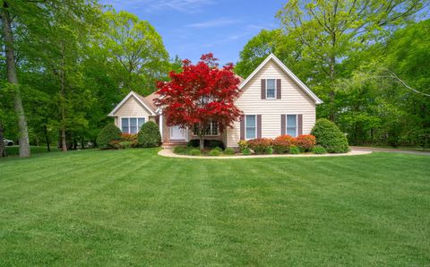 42 North Woods Road Hamden CT 06518