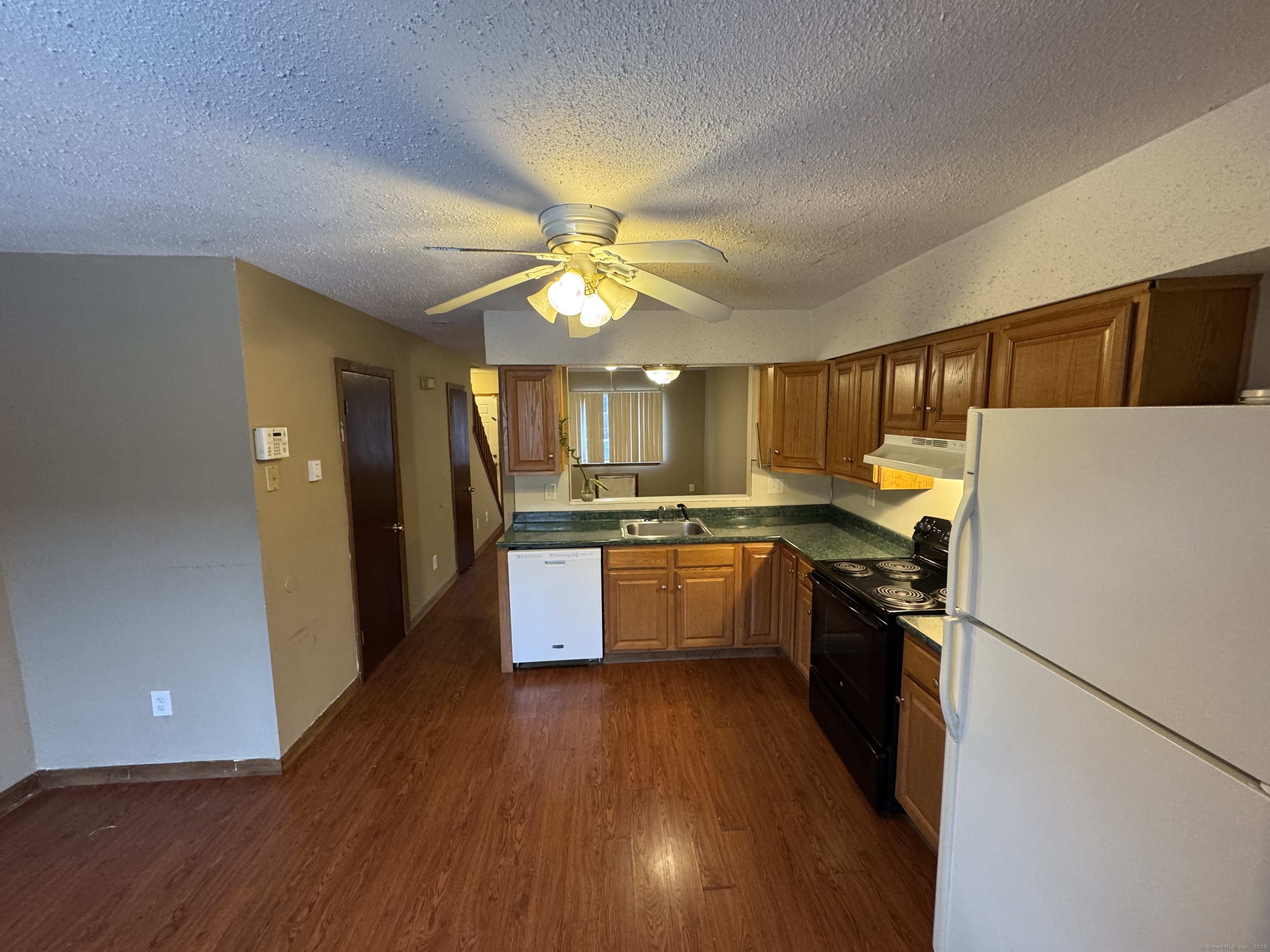 975 Meriden Road #APT 59, Waterbury, Connecticut image 8