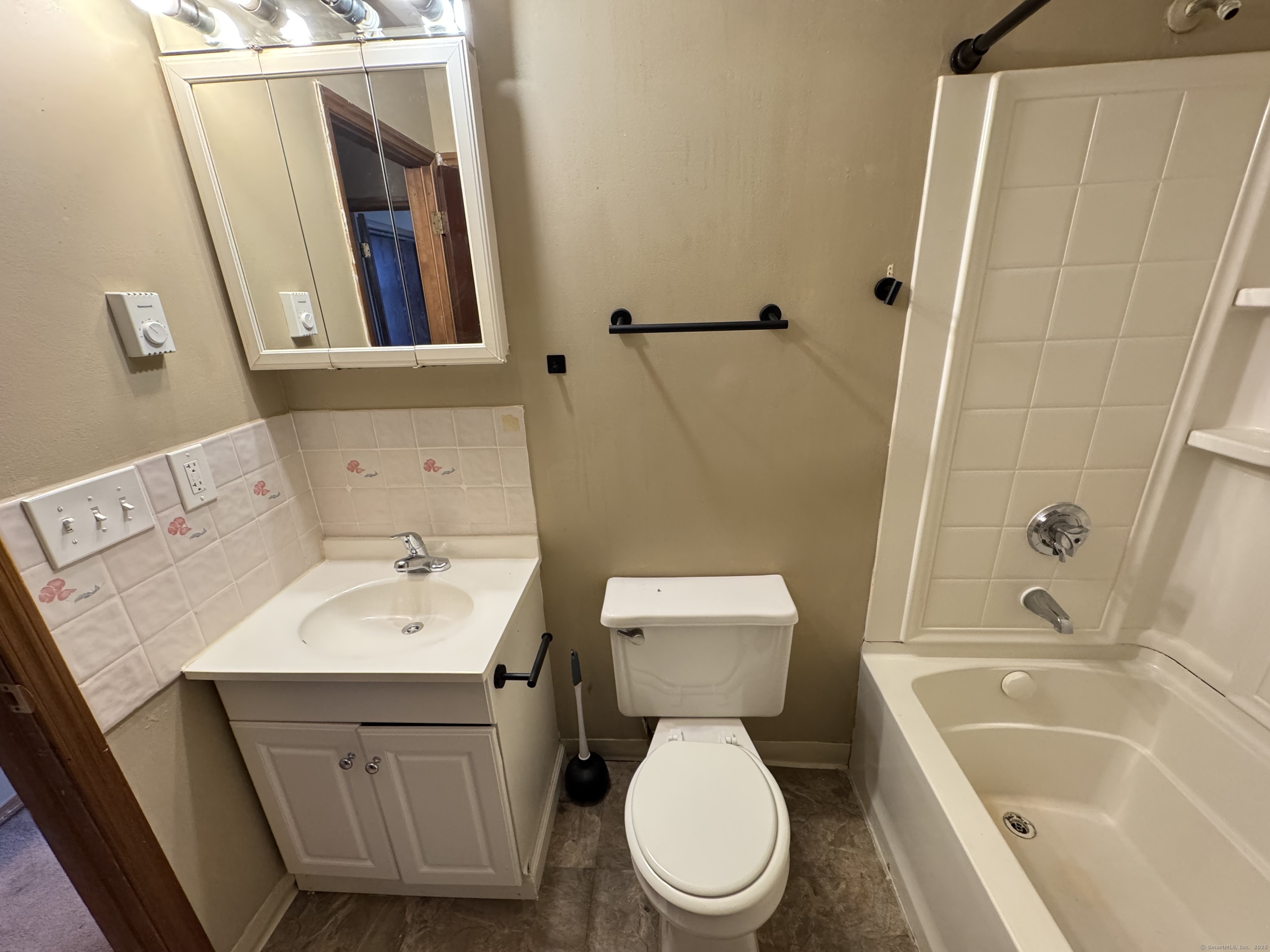 975 Meriden Road #APT 59, Waterbury, Connecticut image 19