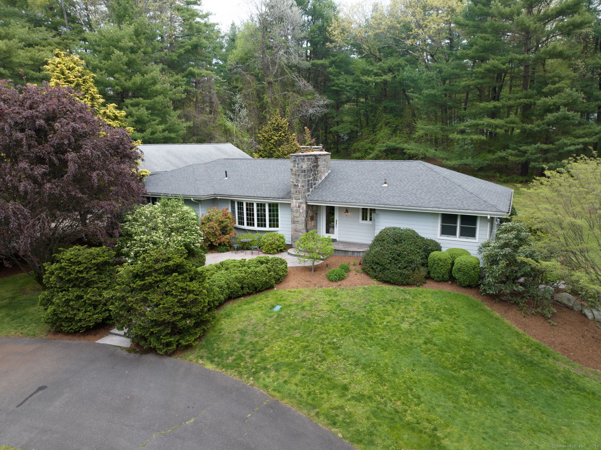 Property for Sale at 598 Oakwood Drive, Glastonbury, Connecticut - Bedrooms: 3 
Bathrooms: 3 
Rooms: 6  - $650,000