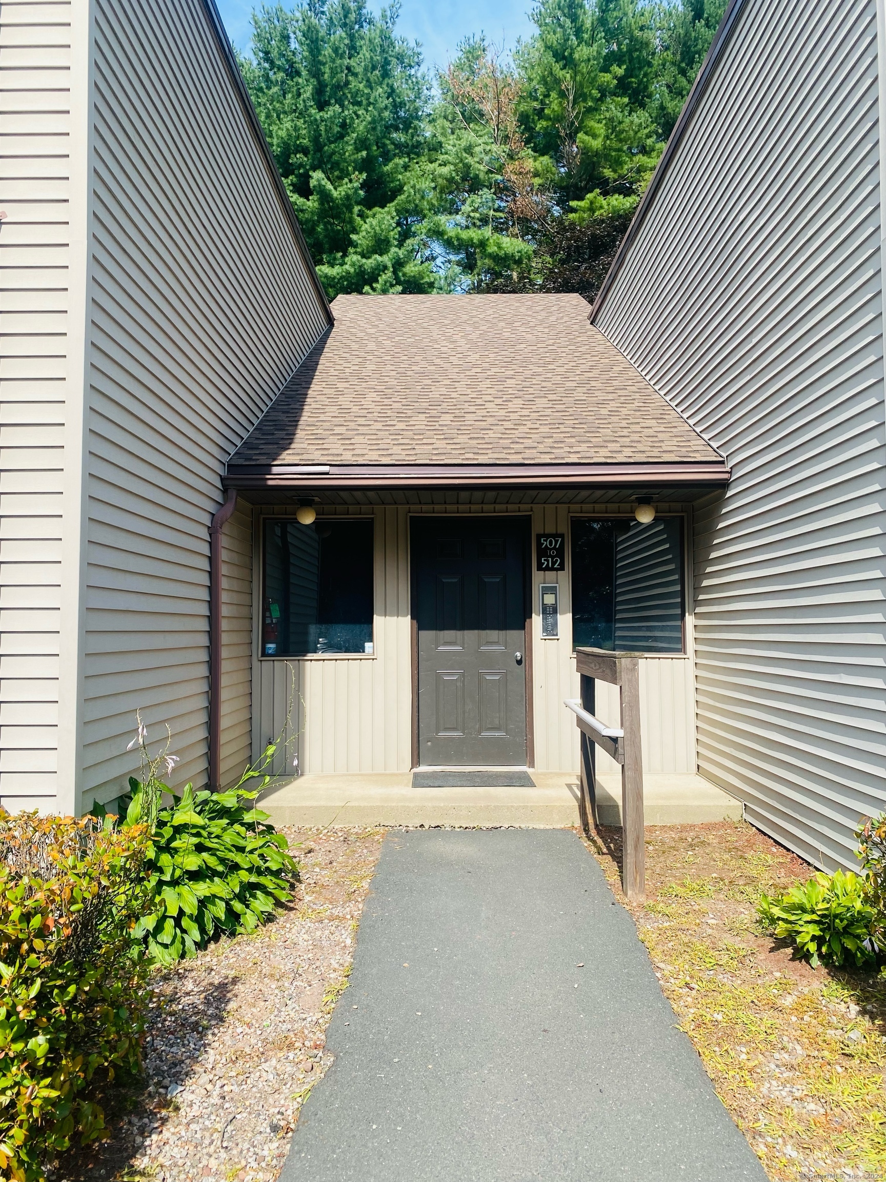 Photo 1 of 507 Twin Circle Drive 507, South Windsor, Connecticut, $1,950, Web #: 24034102