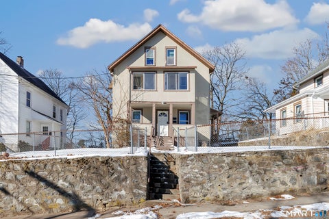Multifamily For Rent - 10 Summit Street #1ST FLOOR<br/> Derby, CT 06418