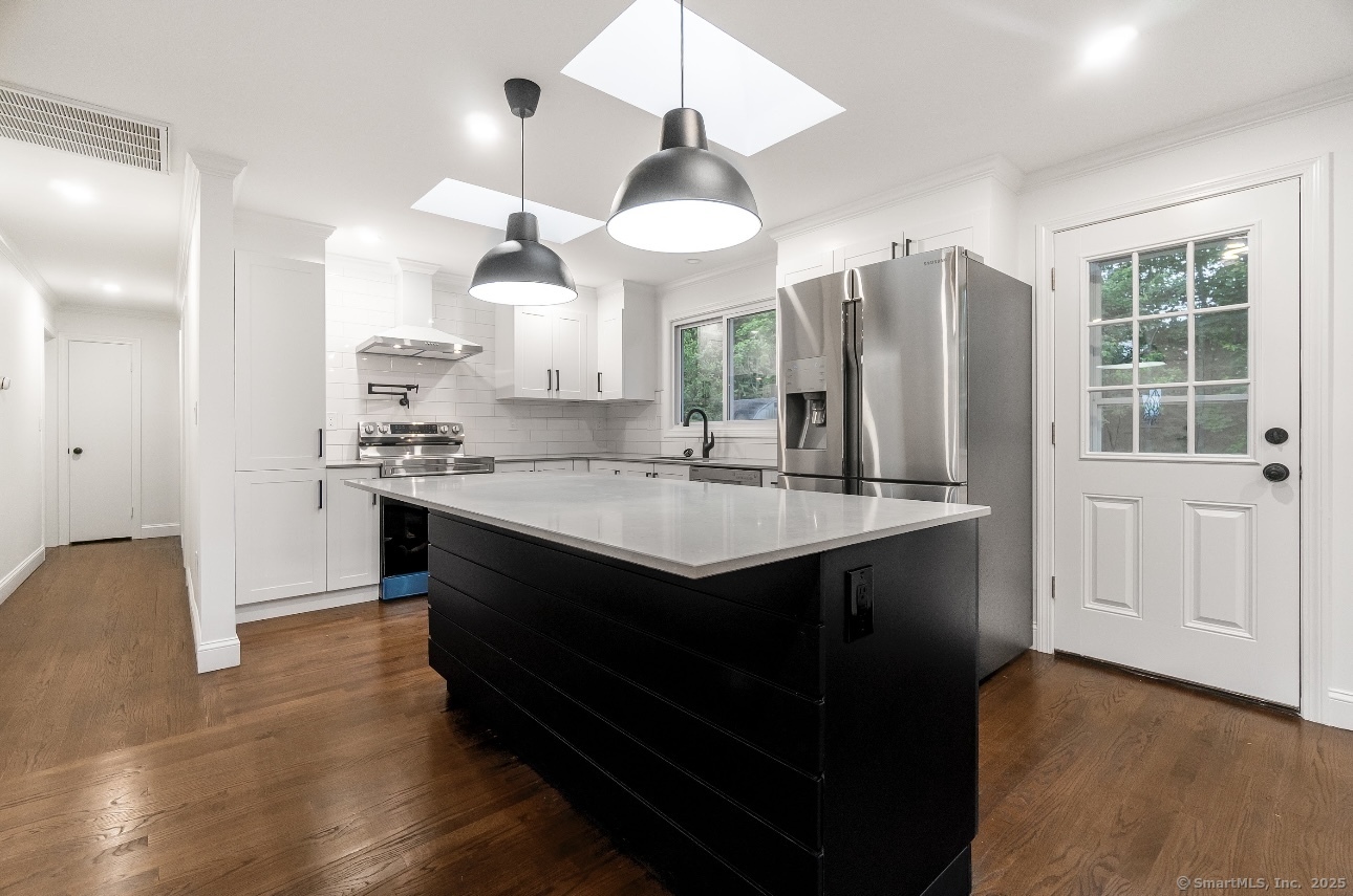 24 Linde Street, West Haven, Connecticut image 6