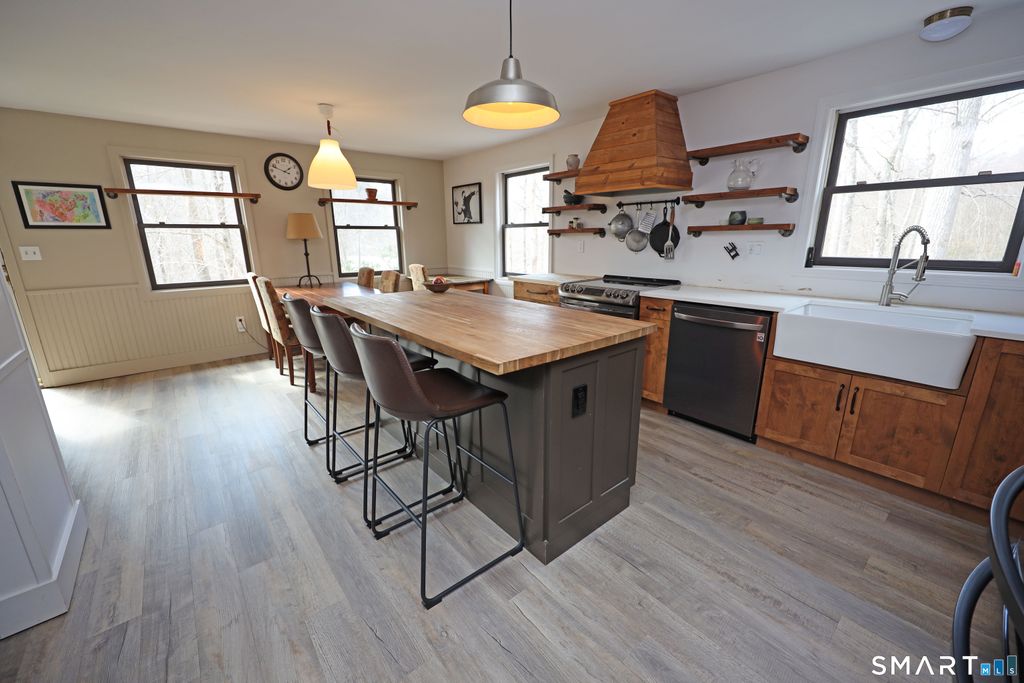 Photo of 22 Boulder Dell Road Extension, Haddam, CT 06441 (MLS # 24159294)