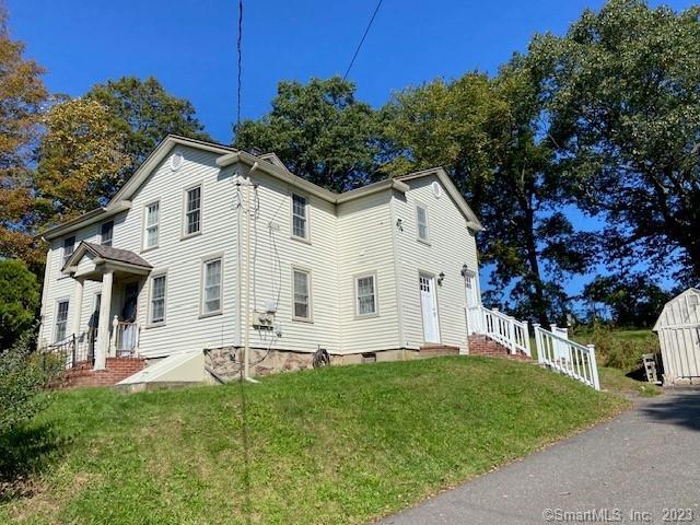 Rental Property at Wallingford Road, Cheshire, Connecticut - Bedrooms: 2 
Bathrooms: 1 
Rooms: 4  - $1,950 MO.