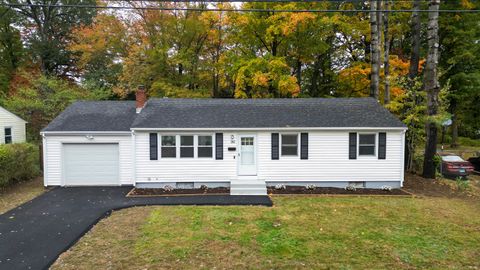 Photo of 30 Banfield Lane, Bloomfield, CT 06002 (MLS # 24133817)