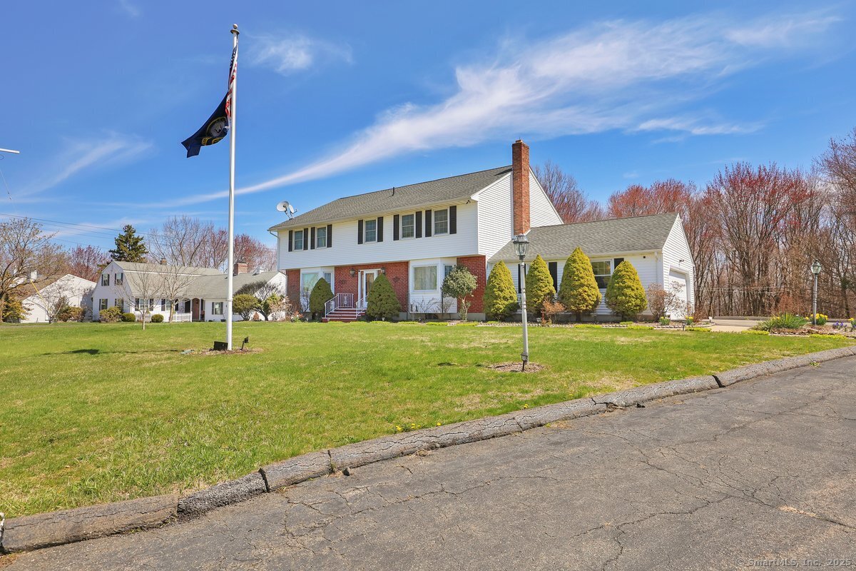 Neill Drive, Watertown, Connecticut - 5 Bedrooms  
3 Bathrooms  
9 Rooms - 