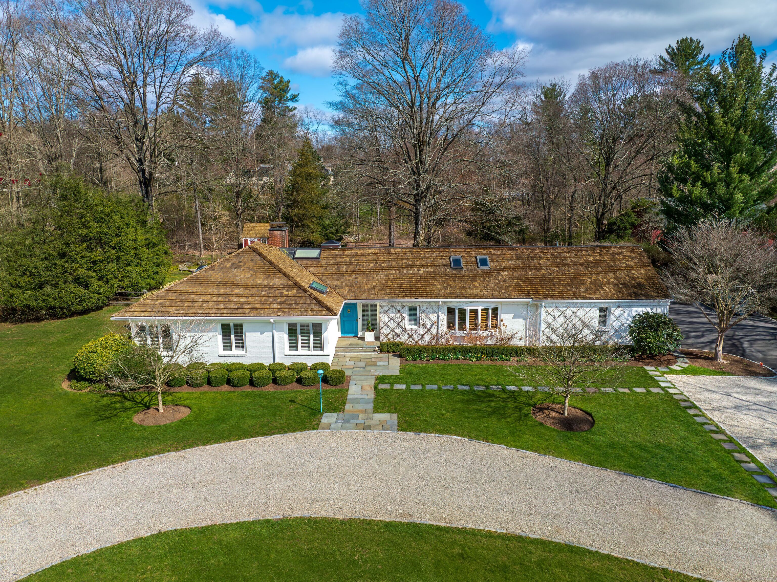Property for Sale at 377 Oenoke Ridge, New Canaan, Connecticut - Bedrooms: 3 
Bathrooms: 3.5 
Rooms: 8  - $2,249,000