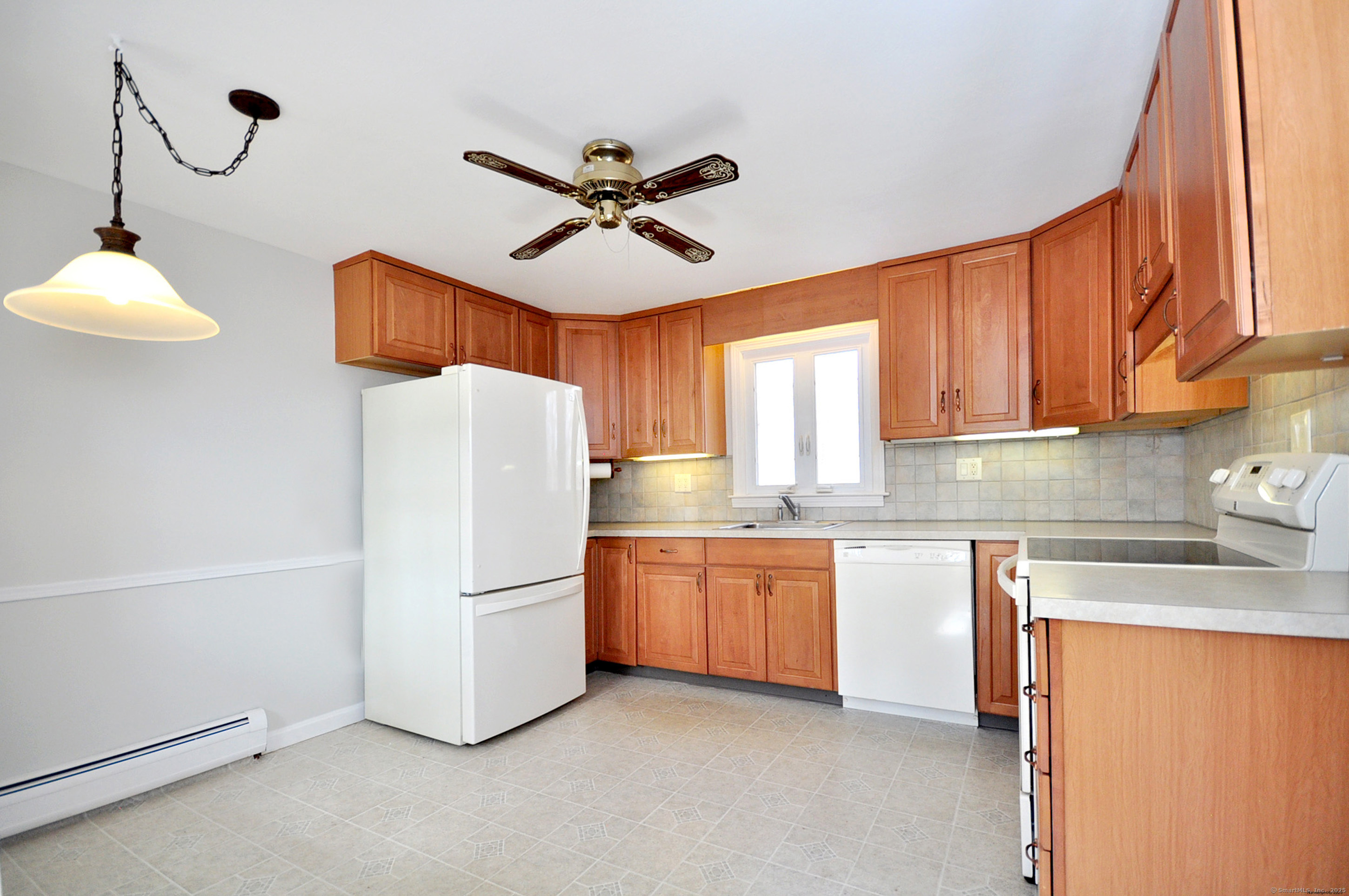 25 Bradford Drive, Windsor, Connecticut image 10