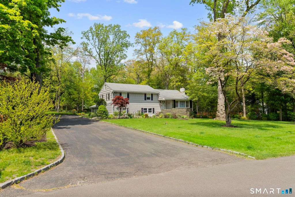 Photo of 21 Redcoat Road, Norwalk, CT 06850 (MLS # 24175074)