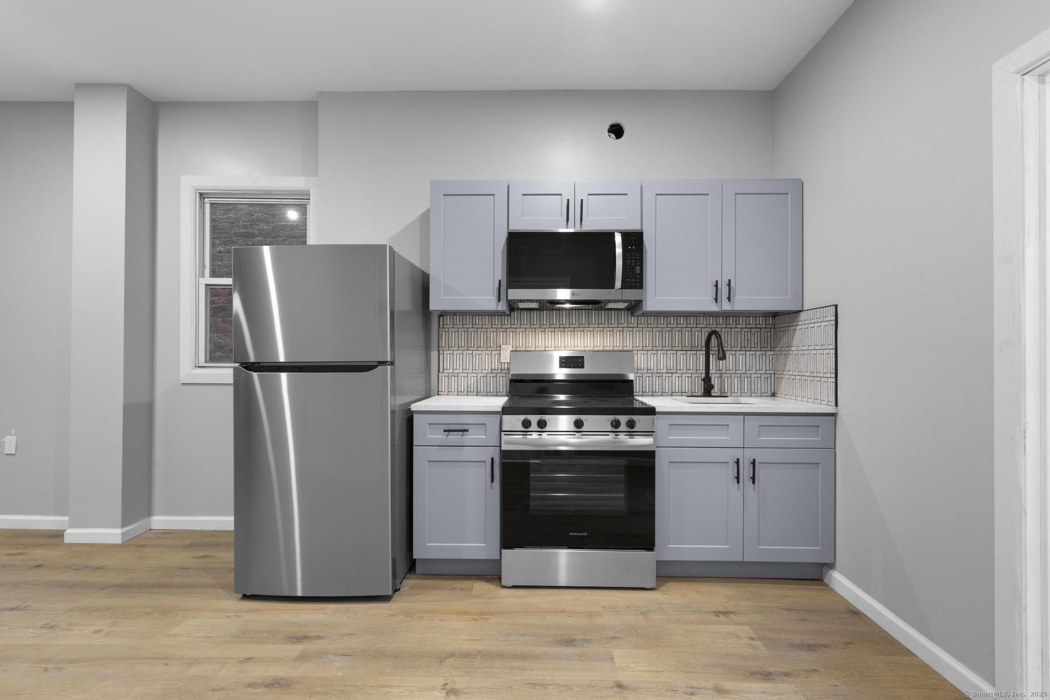 140 Grand Street 2B