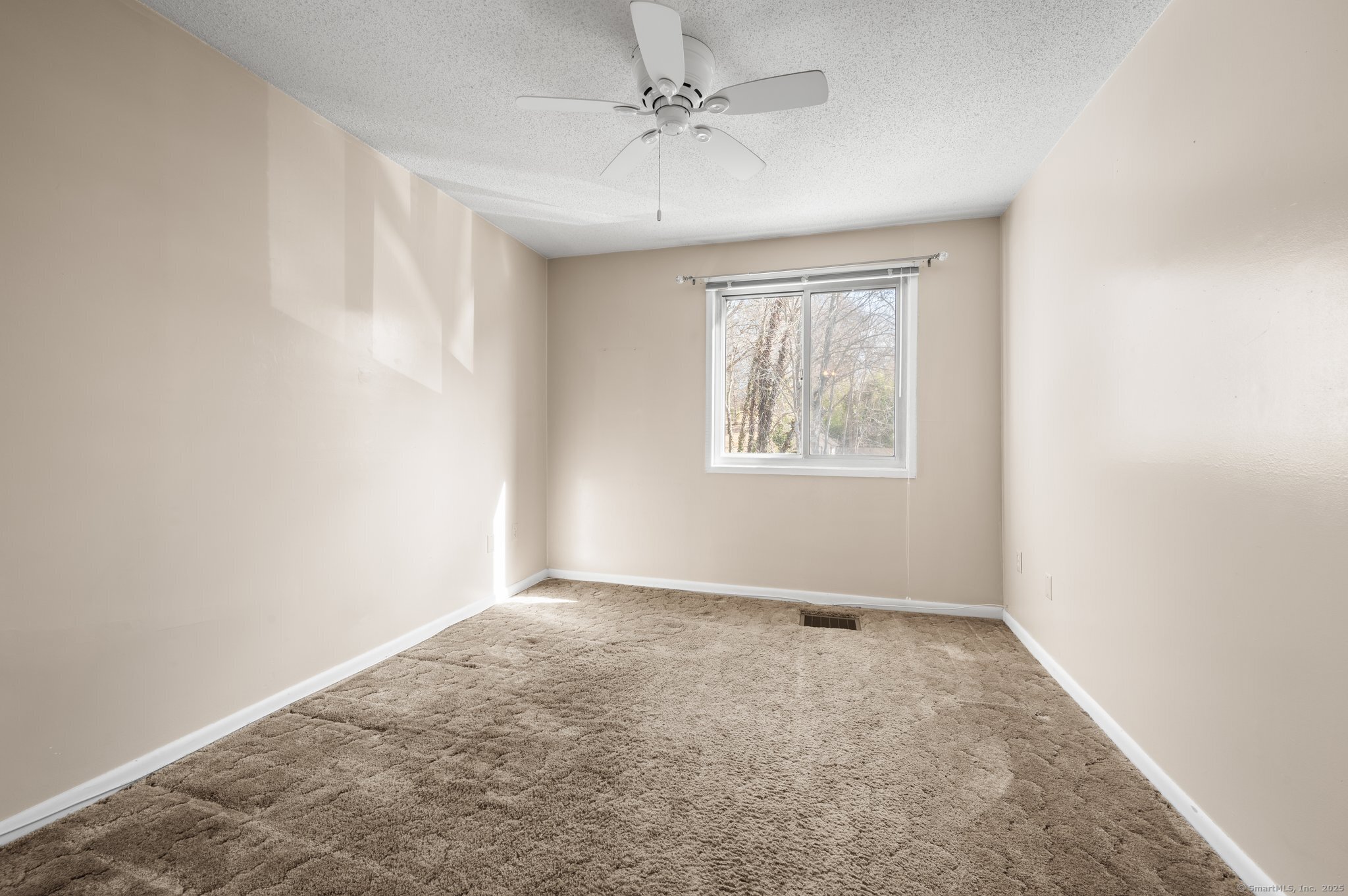 281 Gardner Avenue #E3, New London, Connecticut image 25