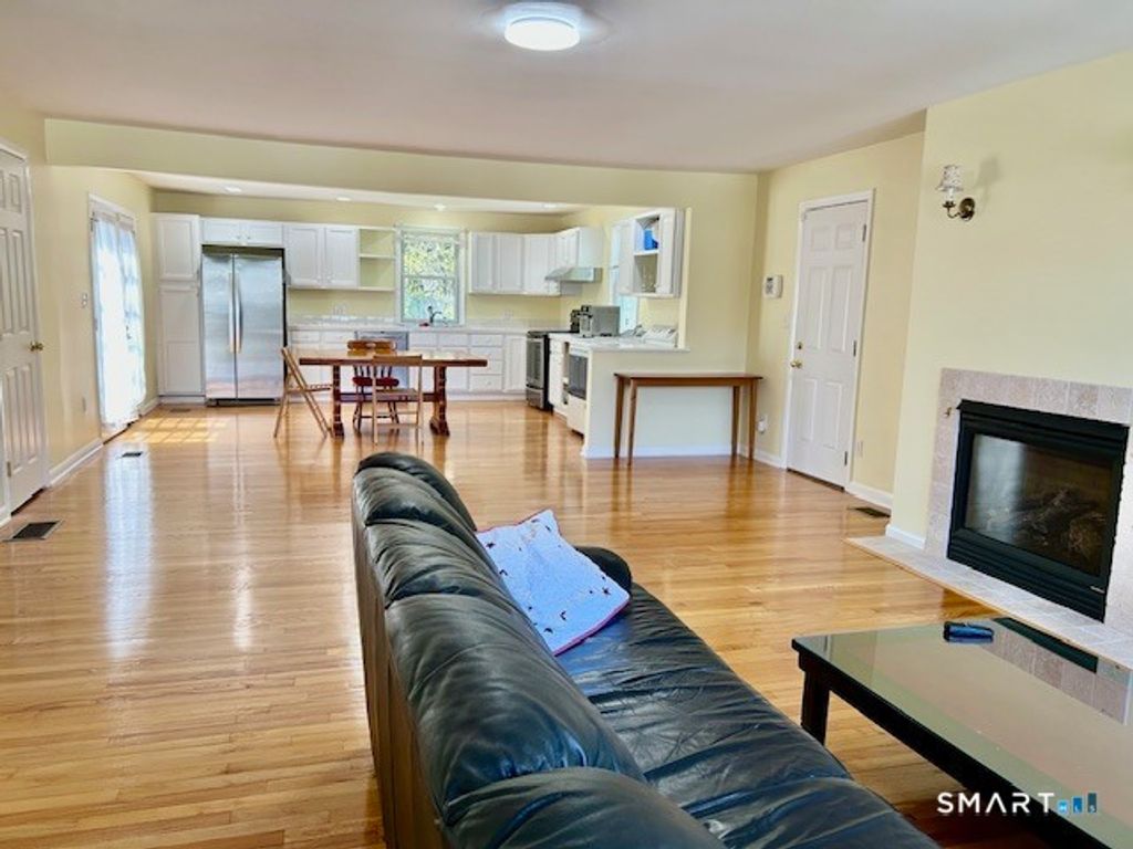Photo of 25 Suzanne Circle, Fairfield, CT 06824 (MLS # 24170972)