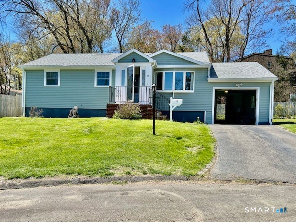 Photo of 25 Suzanne Circle, Fairfield, CT 06824 (MLS # 24170972)