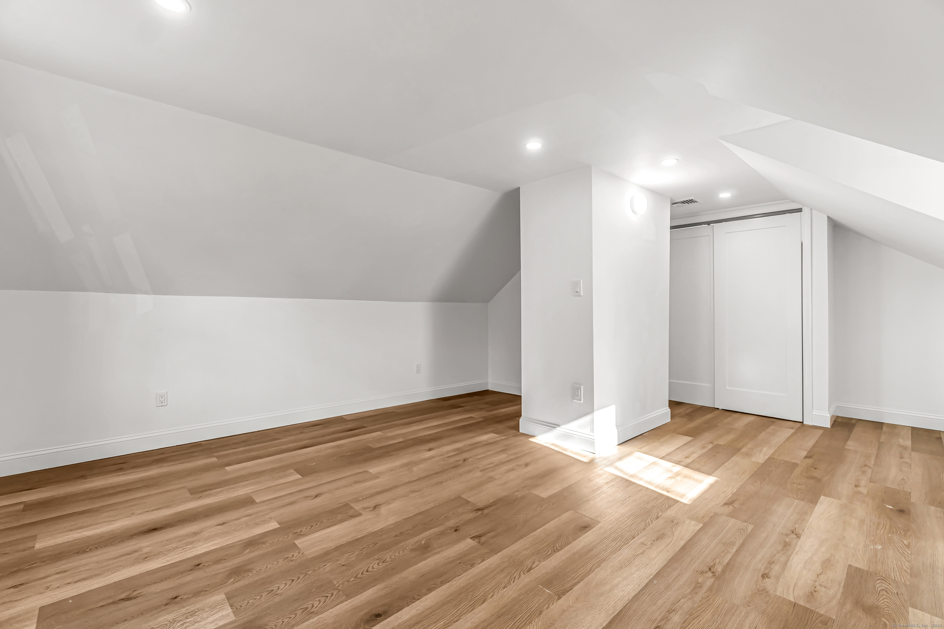 156 London Drive, Hamden, Connecticut image 30