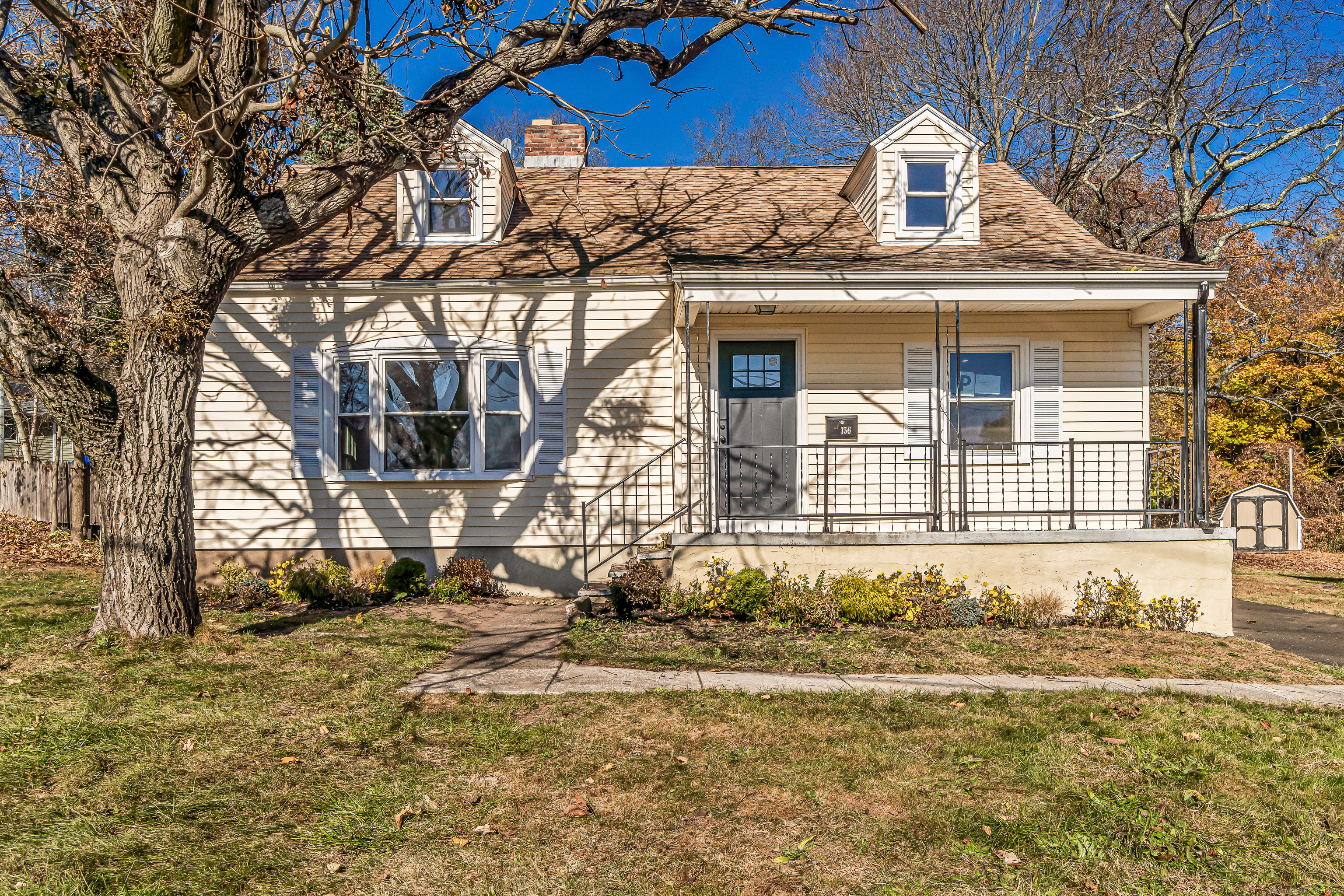 156 London Drive, Hamden, Connecticut - 4 Bedrooms  
2 Bathrooms  
7 Rooms - 