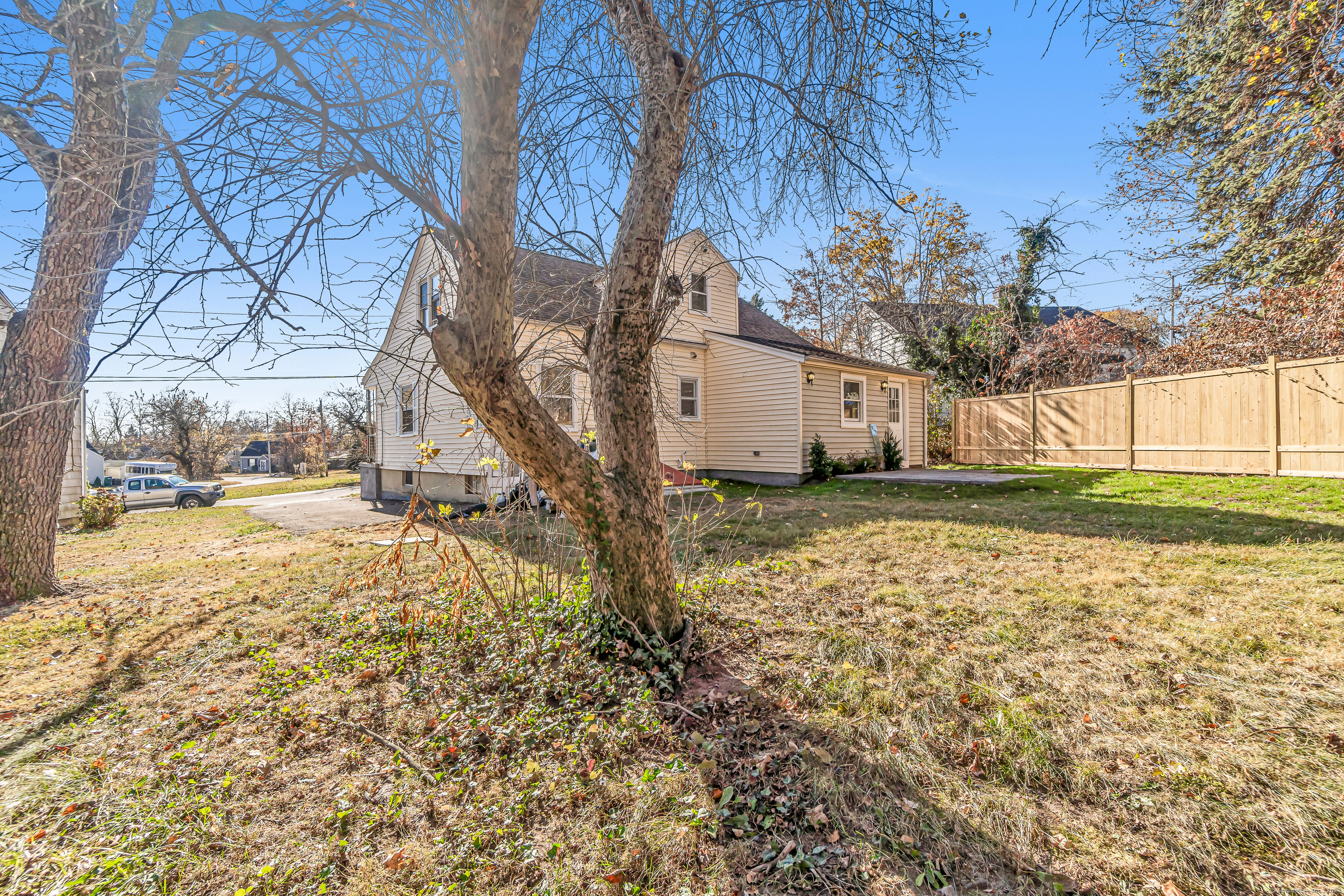 156 London Drive, Hamden, Connecticut image 36