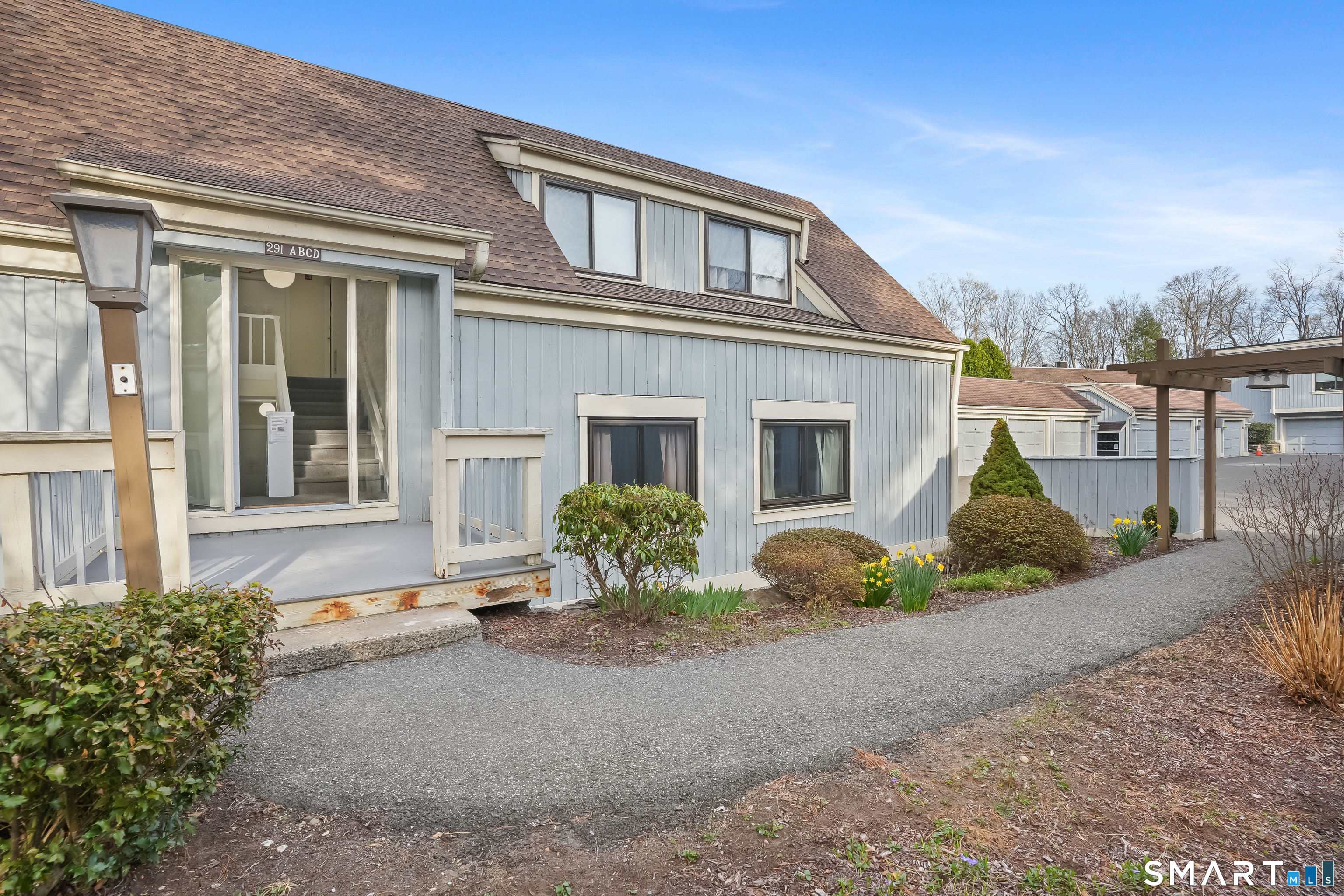 291 Heritage Village B