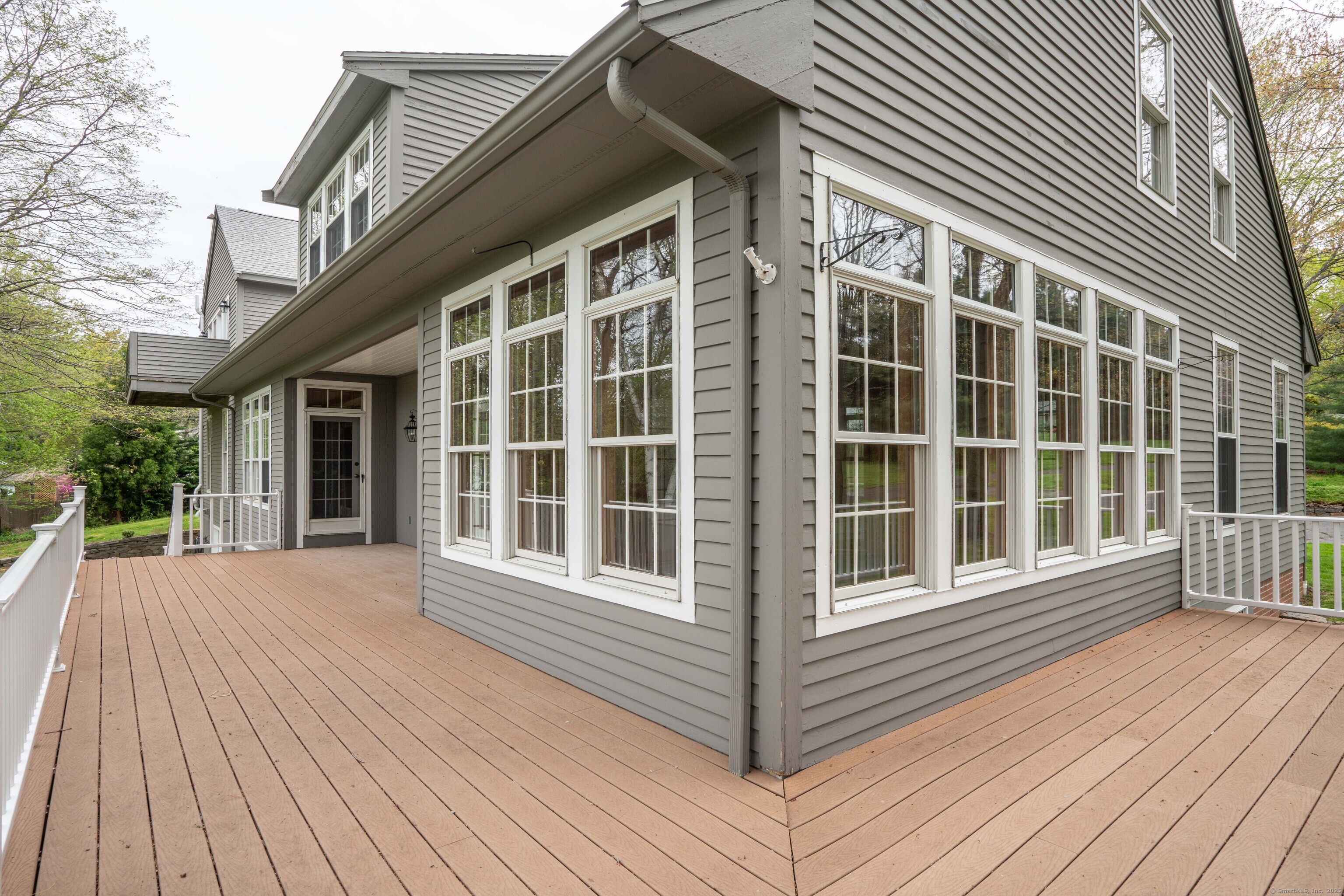 Glastonbury, Connecticut 06073, United States, 4 Bedrooms Bedrooms, ,5 BathroomsBathrooms,Residential,Pending,158492