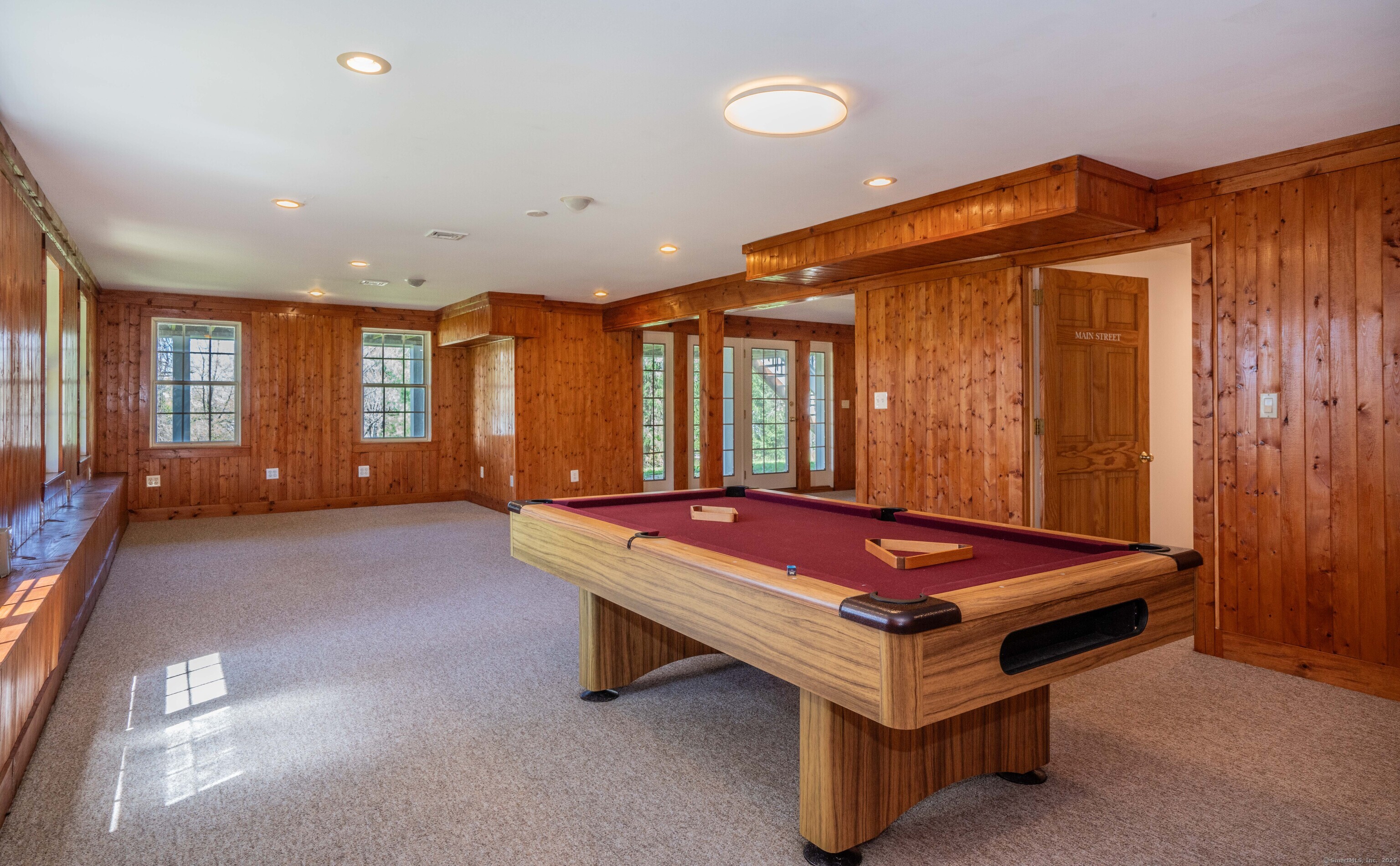 Glastonbury, Connecticut 06073, United States, 4 Bedrooms Bedrooms, ,5 BathroomsBathrooms,Residential,Pending,158492