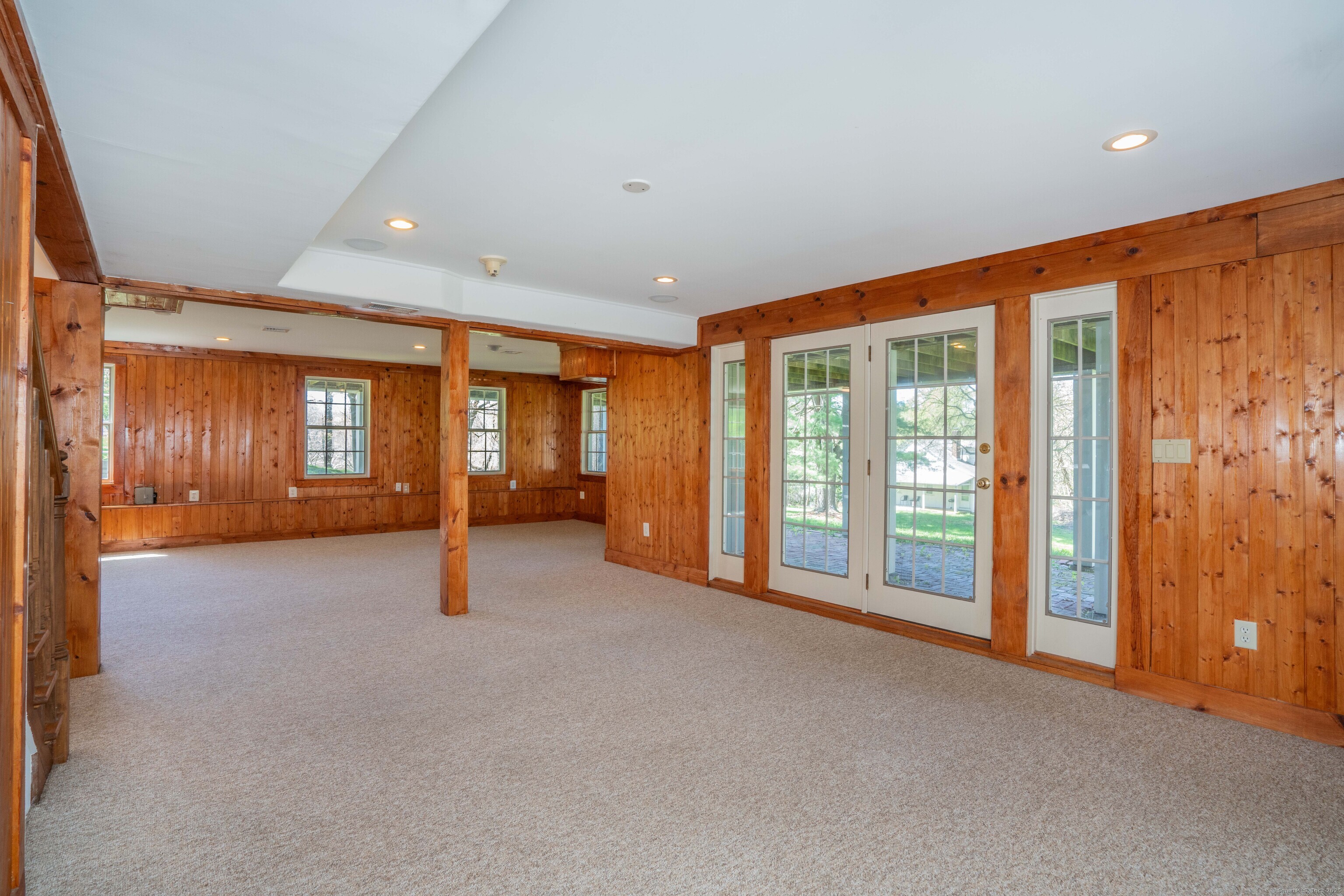 Glastonbury, Connecticut 06073, United States, 4 Bedrooms Bedrooms, ,5 BathroomsBathrooms,Residential,Pending,158492