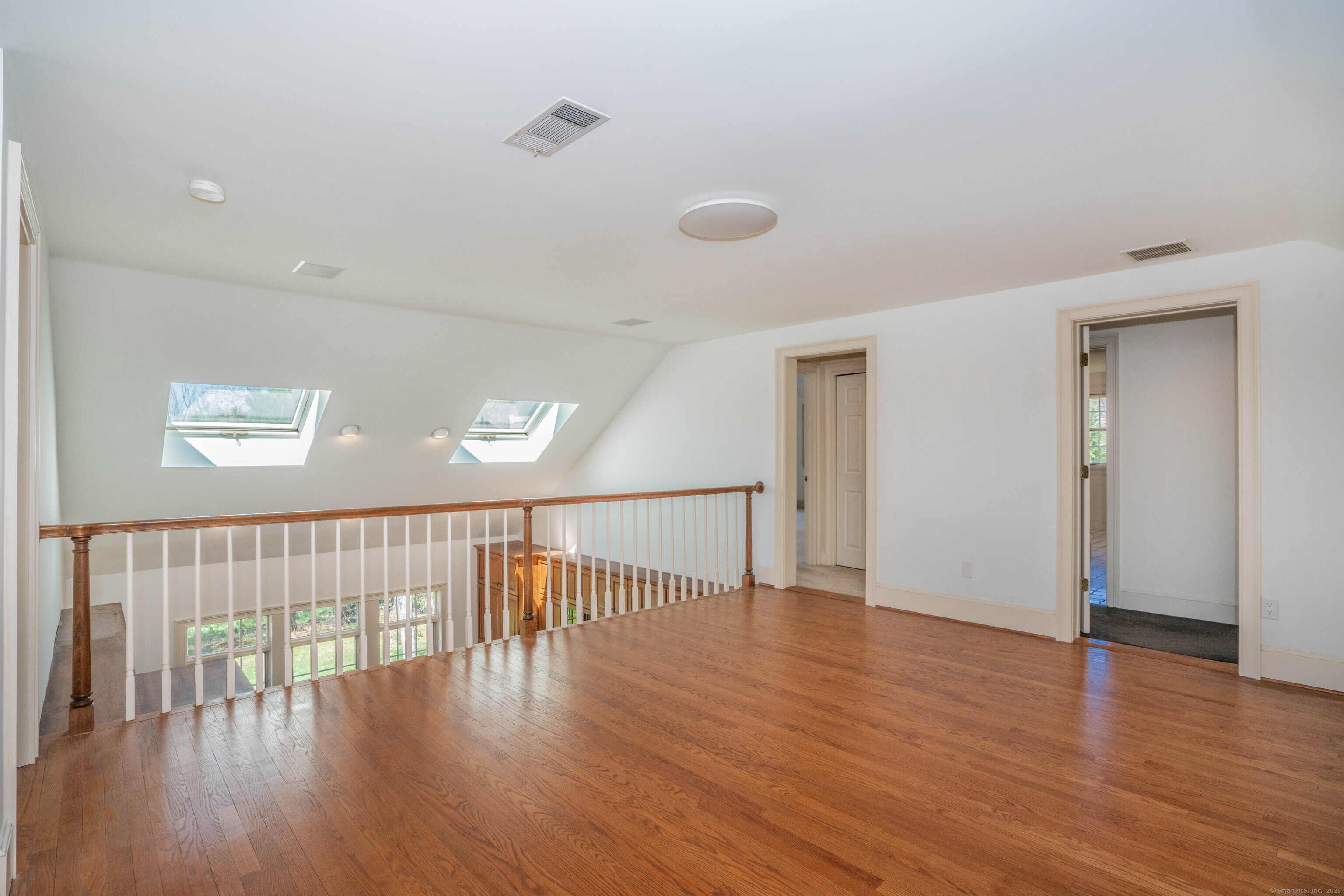 Glastonbury, Connecticut 06073, United States, 4 Bedrooms Bedrooms, ,5 BathroomsBathrooms,Residential,Pending,158492