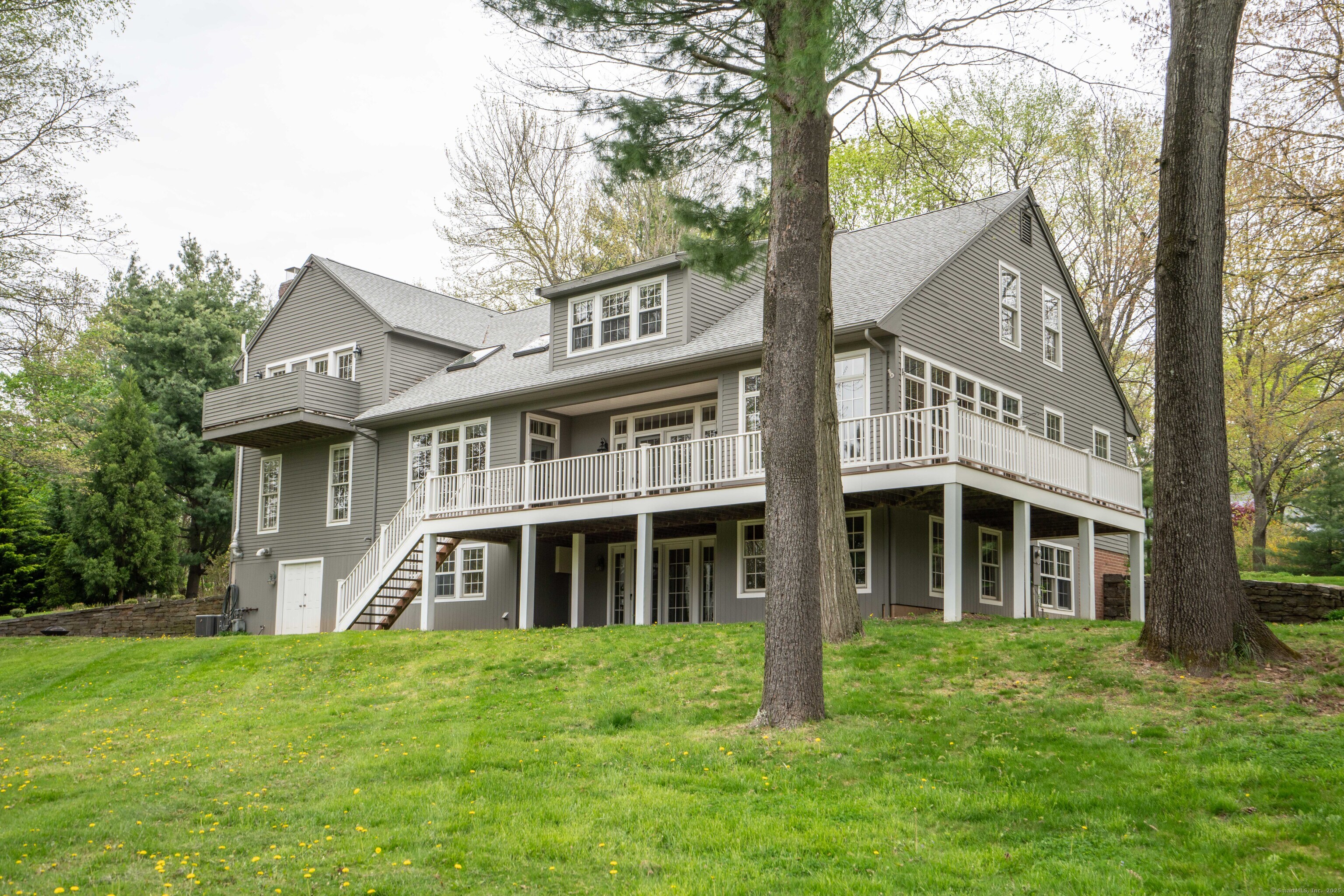 Glastonbury, Connecticut 06073, United States, 4 Bedrooms Bedrooms, ,5 BathroomsBathrooms,Residential,Pending,158492